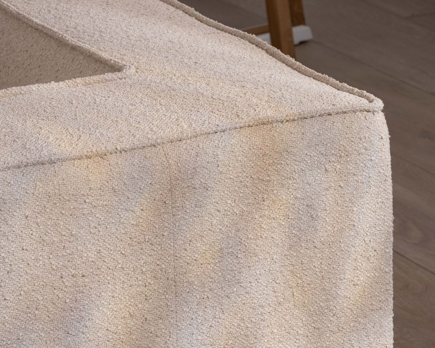 Divano angolare modulare "Alcazar" in tessuto bouclette beige