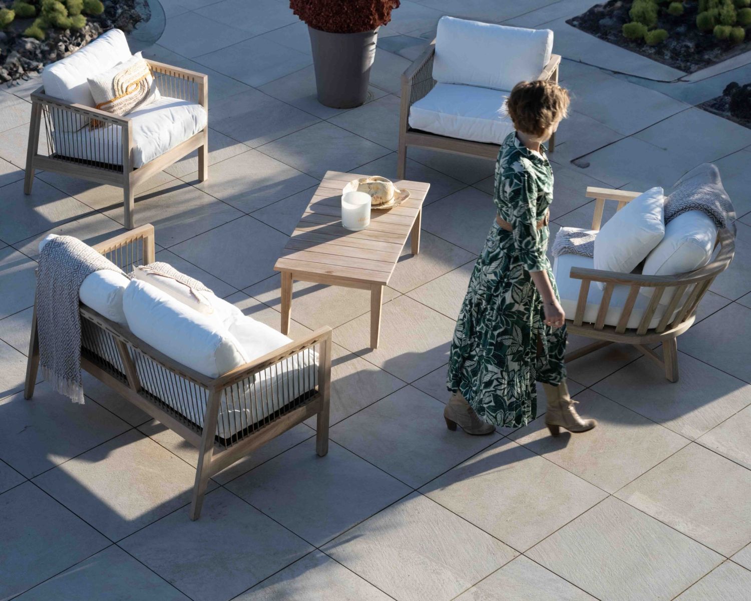 Set di divano e poltrona in teak "Rafita" con schienale in corda