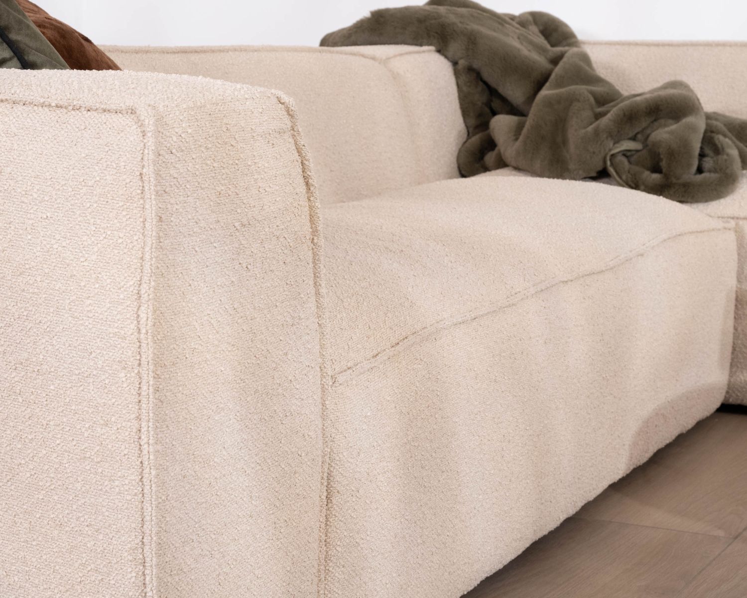 Divano angolare modulare "Alcazar" in tessuto bouclette beige