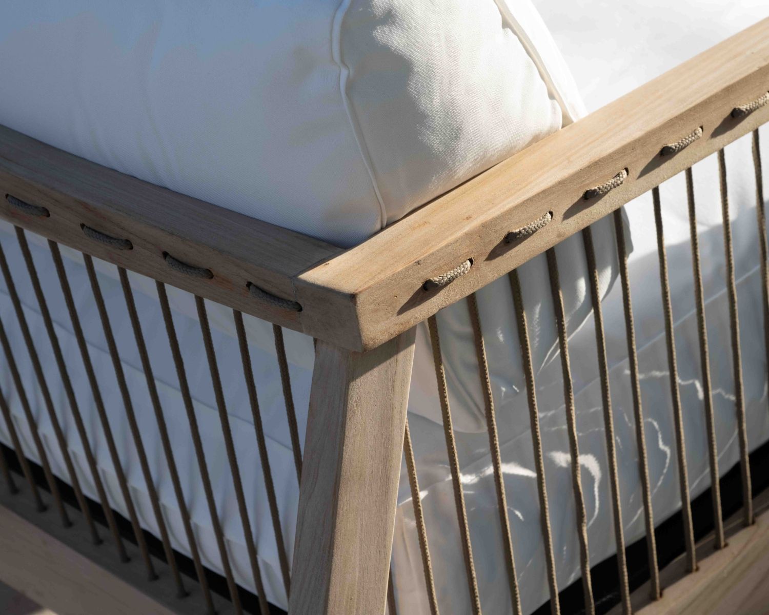 Set di divano e poltrona in teak "Rafita" con schienale in corda