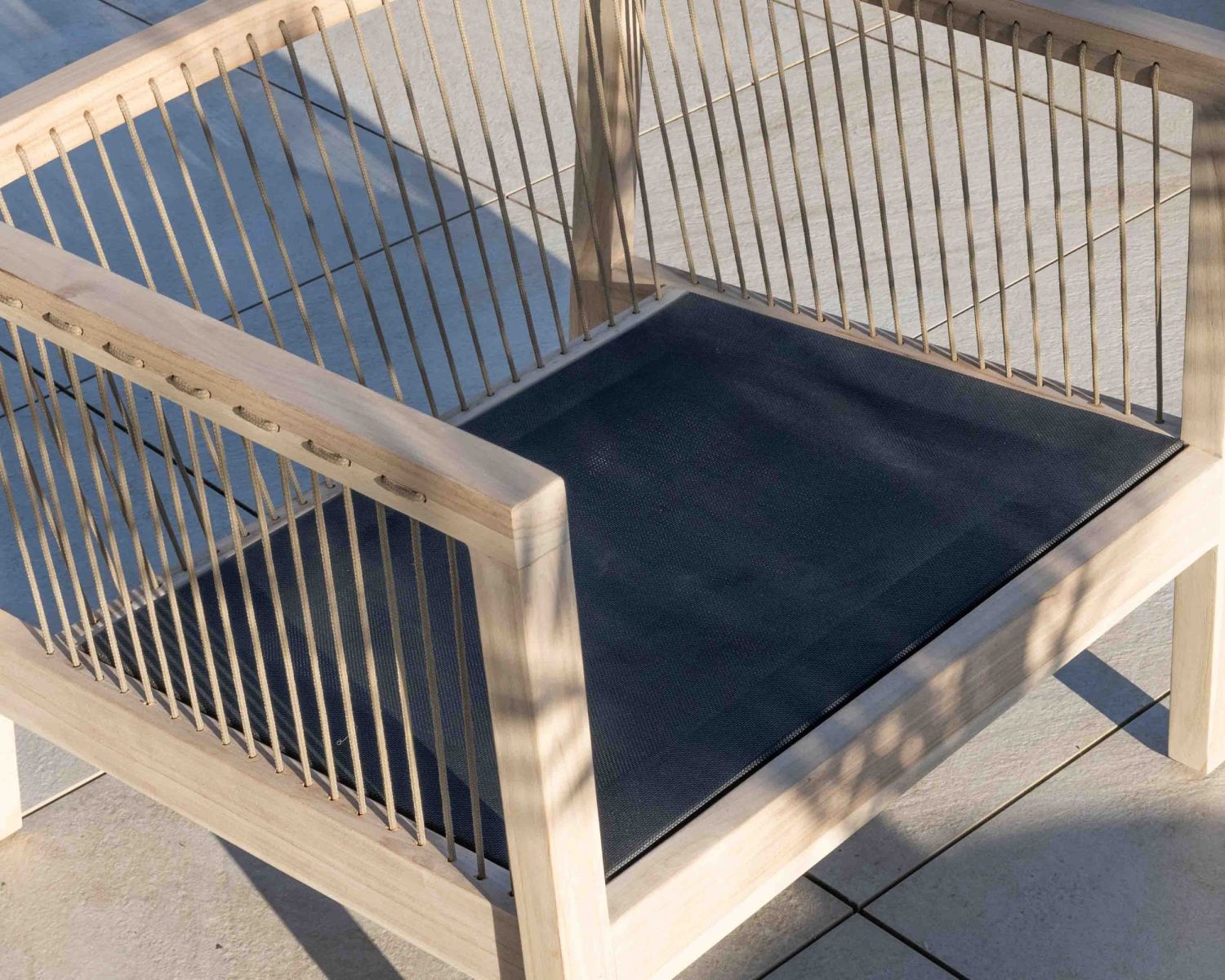 Set di divano e poltrona in teak "Rafita" con schienale in corda