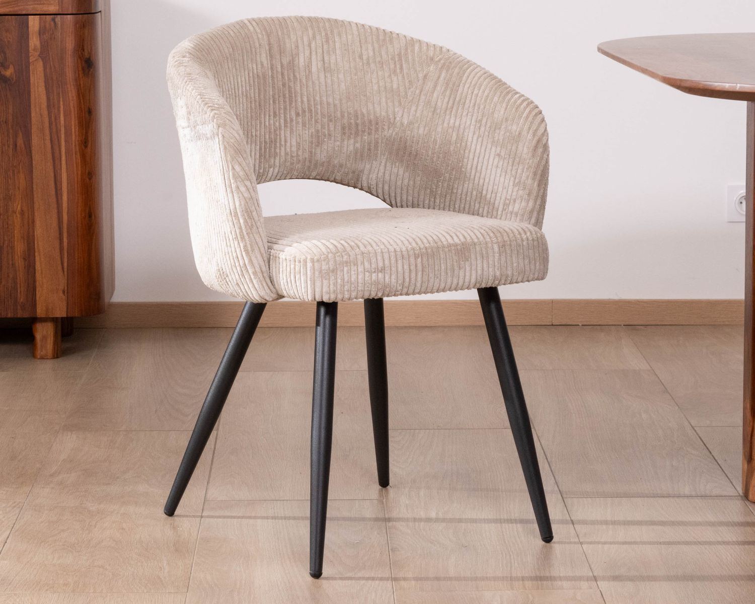 Set di 2 sedie vintage "Sonate" in velluto a coste bianco sporco con gambe in metallo nero