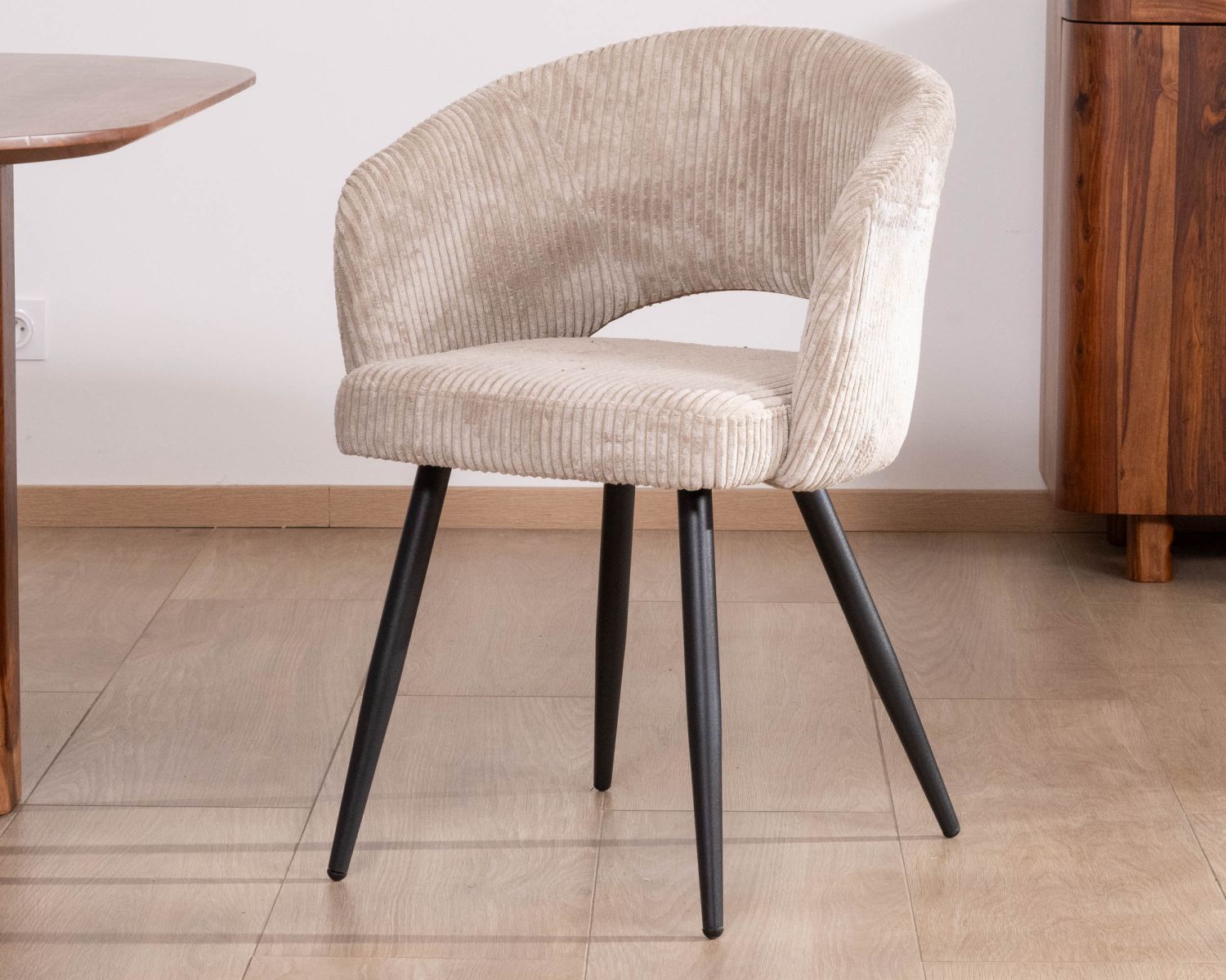 Set di 2 sedie vintage "Sonate" in velluto a coste bianco sporco con gambe in metallo nero