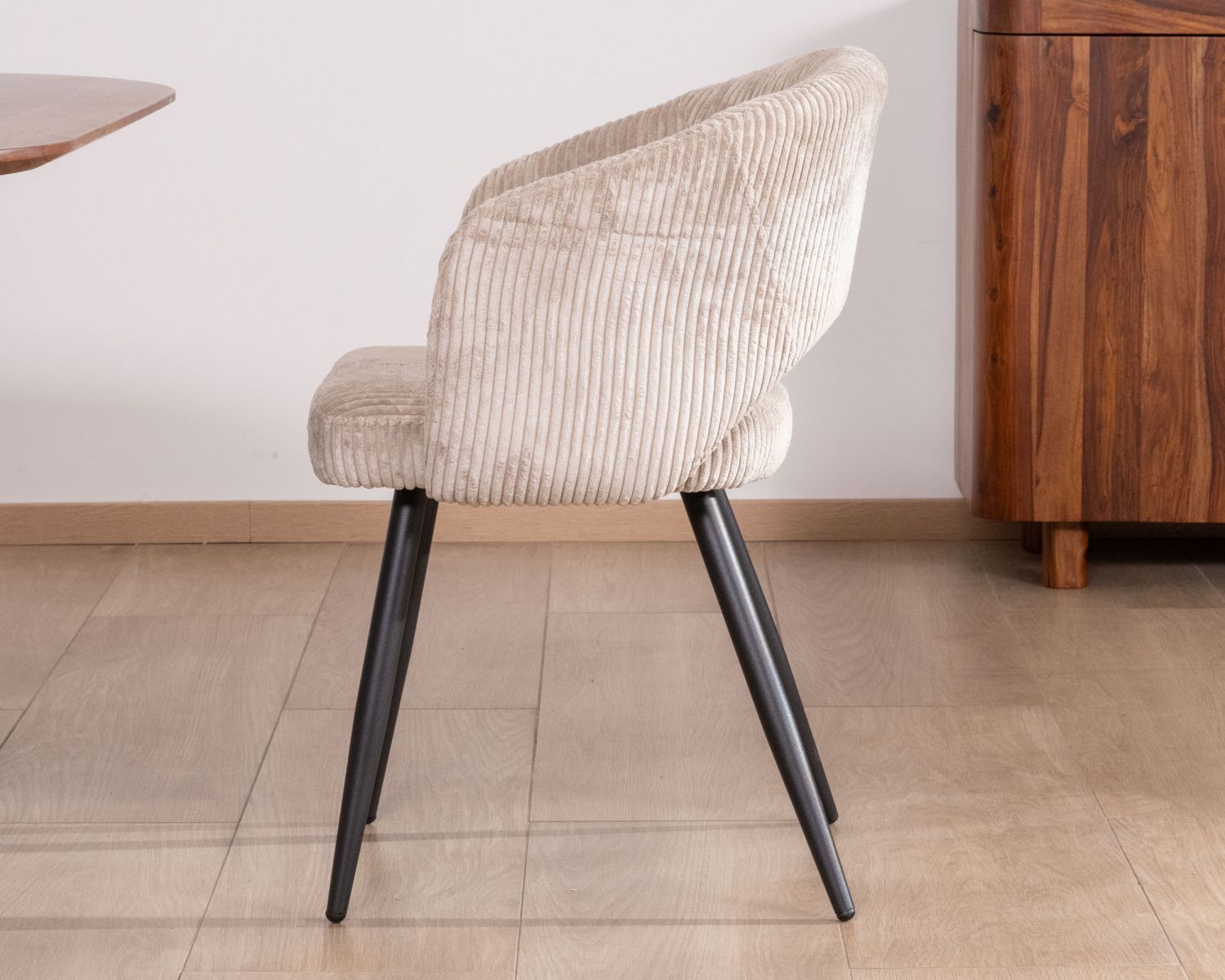 Set di 2 sedie vintage "Sonate" in velluto a coste bianco sporco con gambe in metallo nero