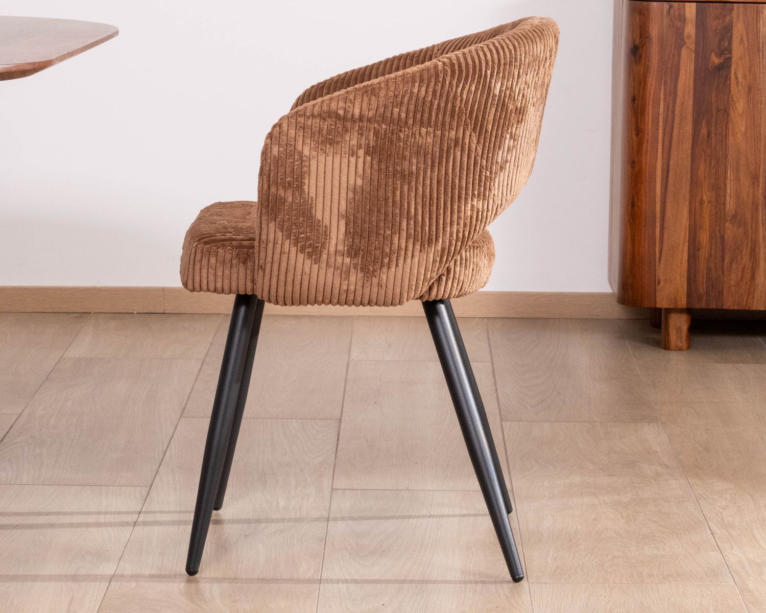 Set di 2 sedie contemporanee "Sonate" in velluto marrone con gambe in metallo 