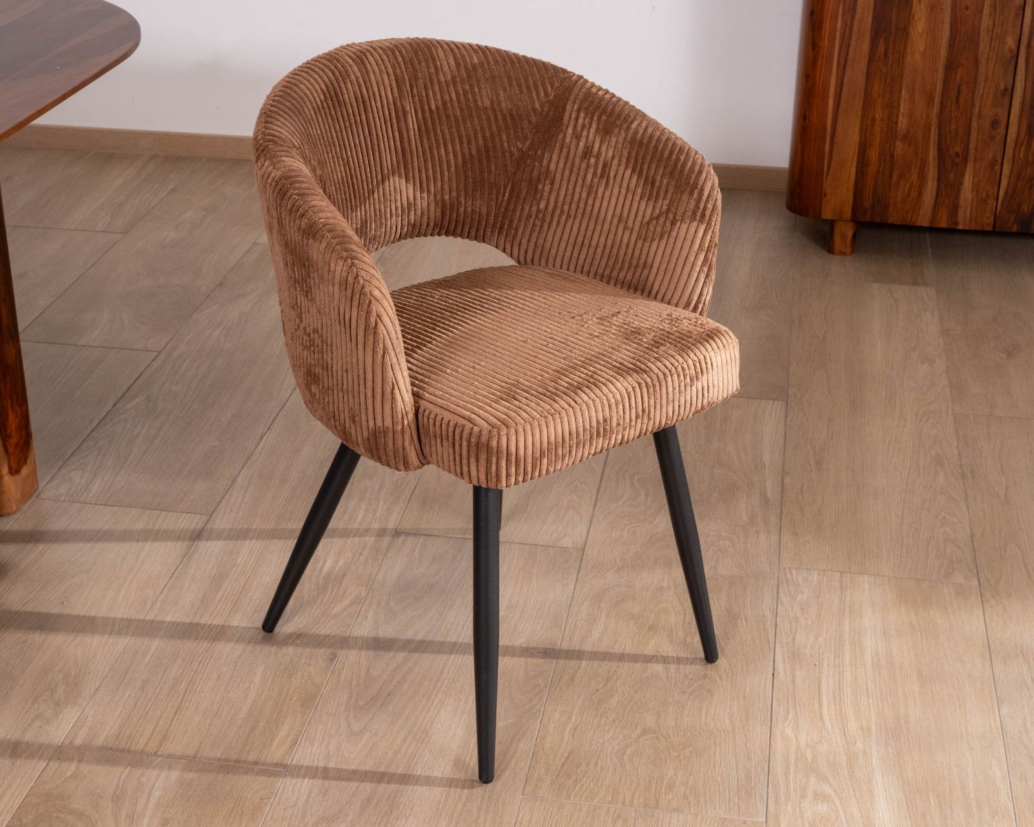 Set di 2 sedie contemporanee "Sonate" in velluto marrone con gambe in metallo 