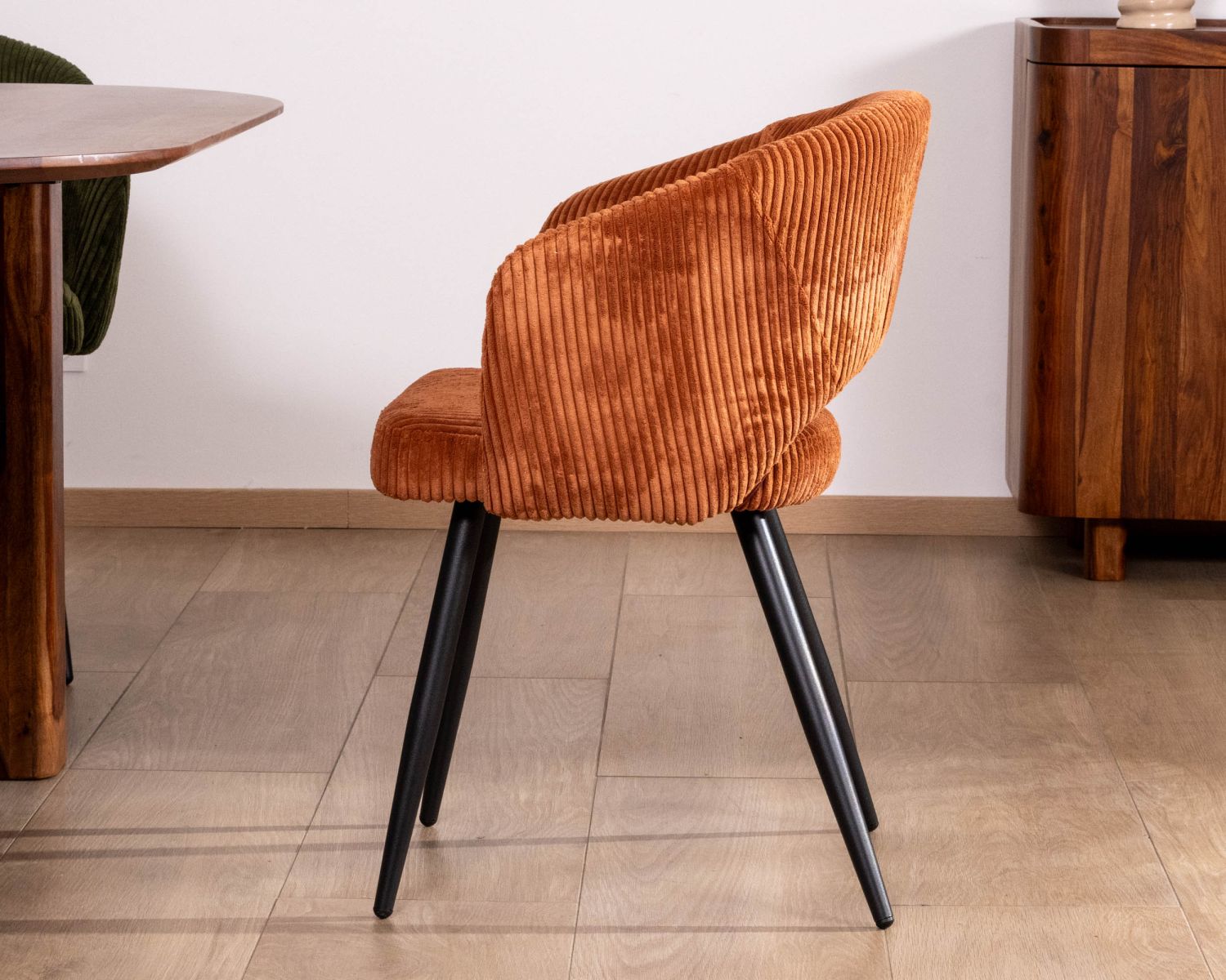 Set di 2 sedie da pranzo "Sonate" in velluto ruggine con gambe in metallo