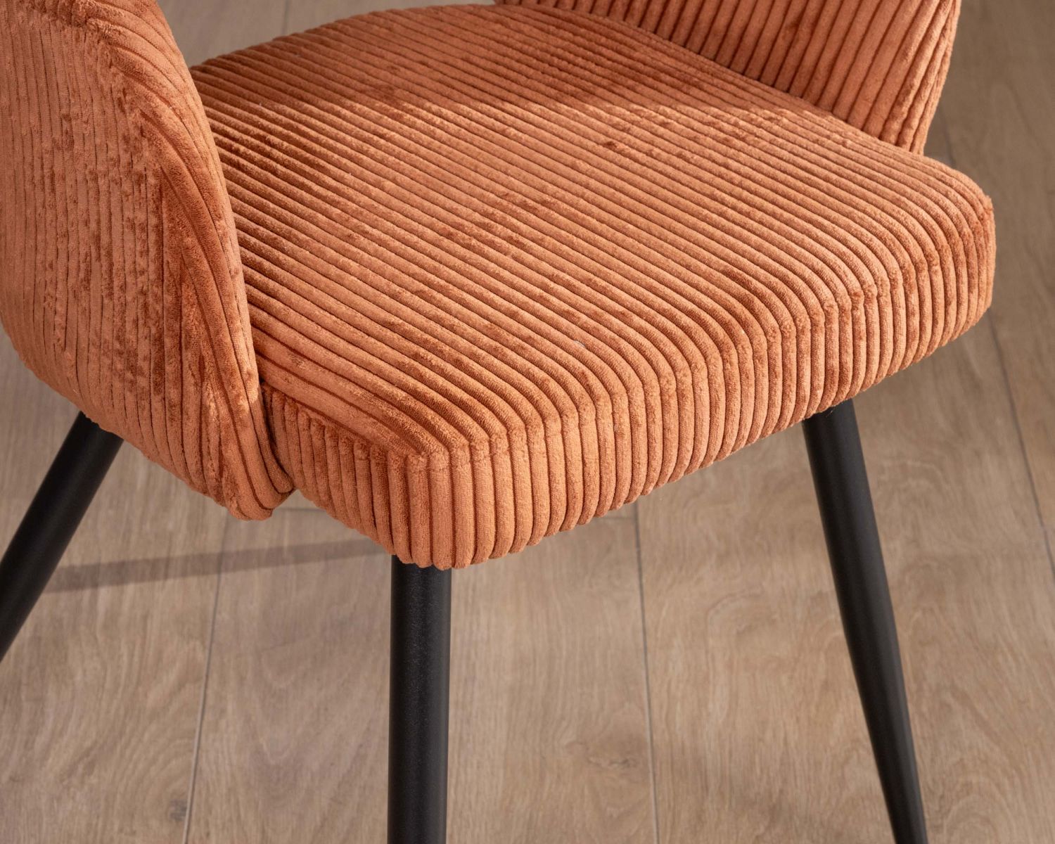 Set di 2 sedie da pranzo "Sonate" in velluto ruggine con gambe in metallo