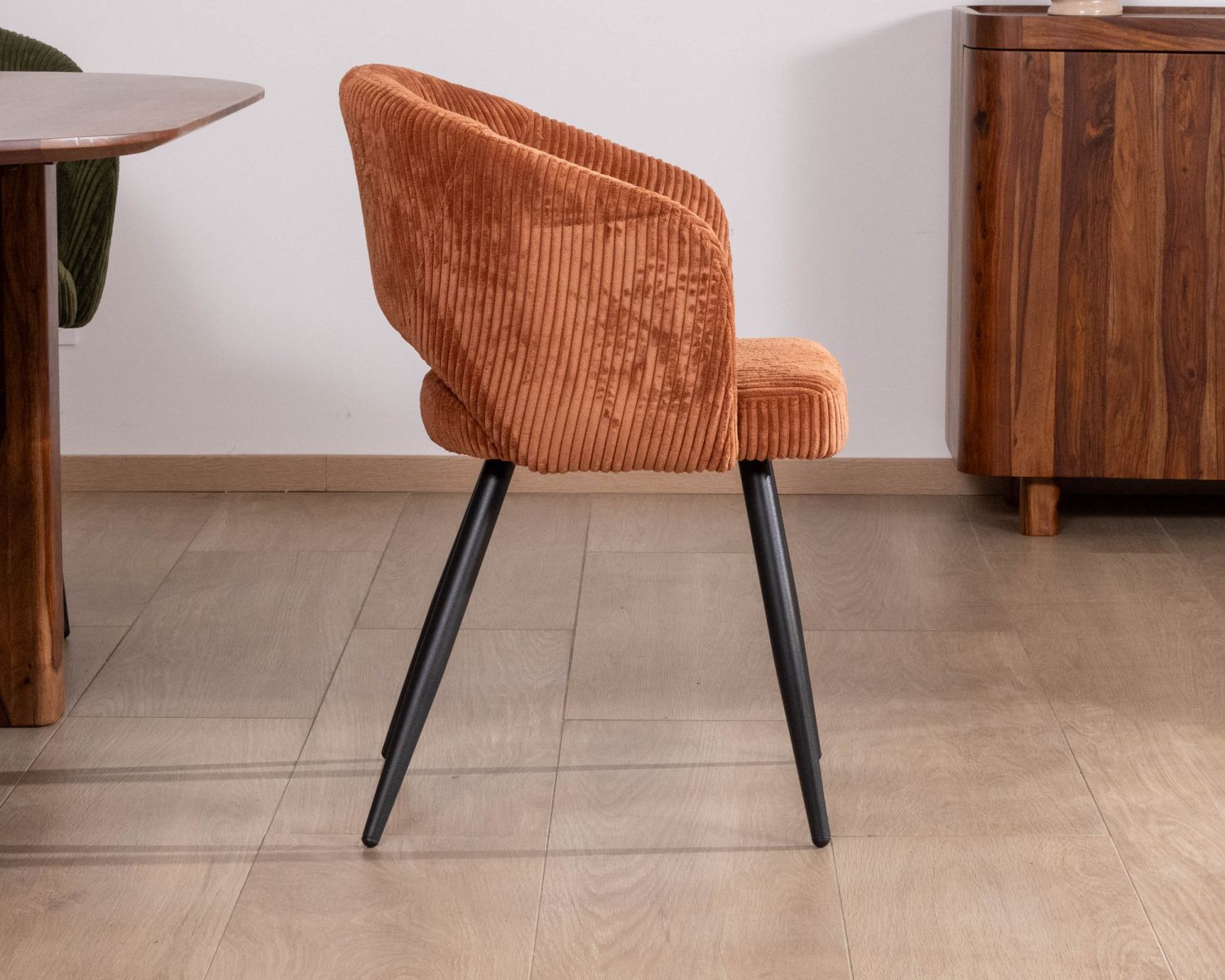 Set di 2 sedie da pranzo "Sonate" in velluto ruggine con gambe in metallo