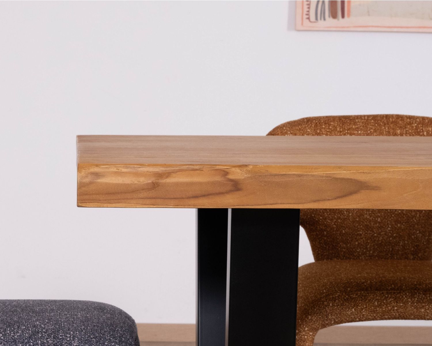 Tavolo da pranzo in teak massiccio di recupero "Lasia", design contemporaneo grezzo e gambe in metallo nero