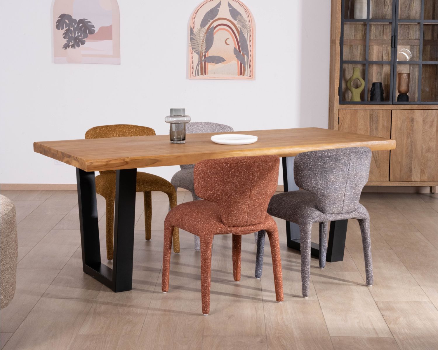 Tavolo da pranzo in teak massiccio di recupero "Lasia", design contemporaneo grezzo e gambe in metallo nero