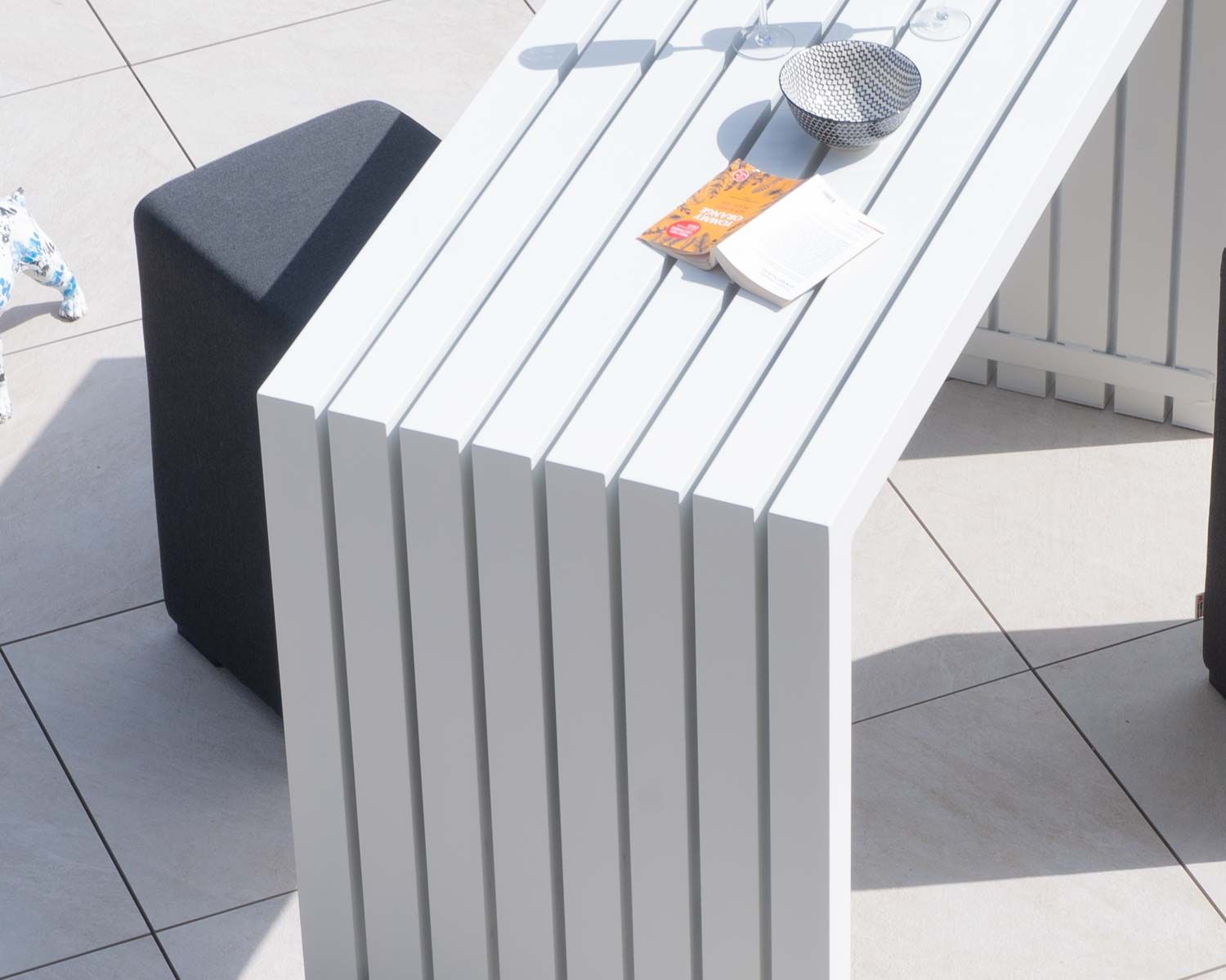 Tavolo alto di design in alluminio bianco 160 cm "Java Island