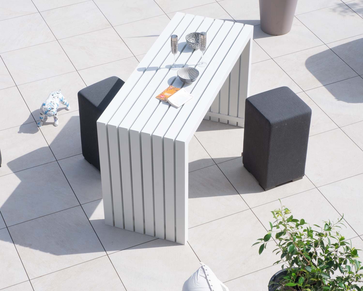 Tavolo alto di design in alluminio bianco 160 cm "Java Island