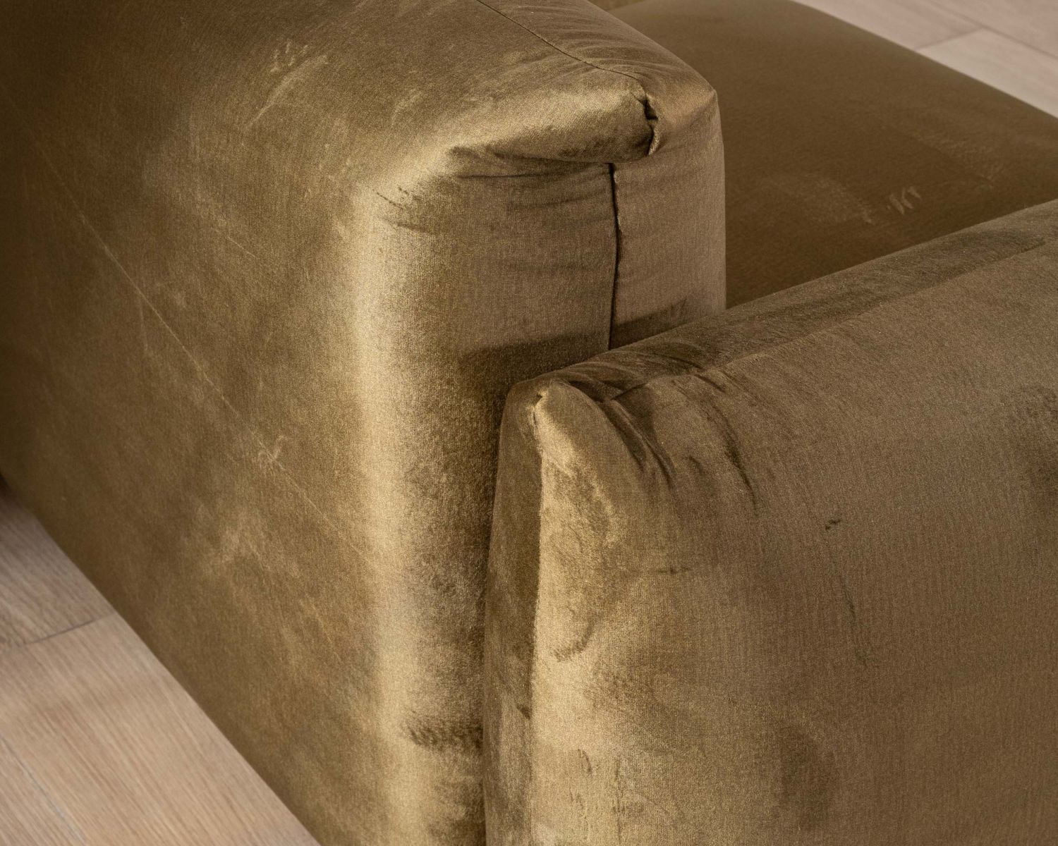 Divano a 3 posti "Moon" in morbido tessuto verde kaki