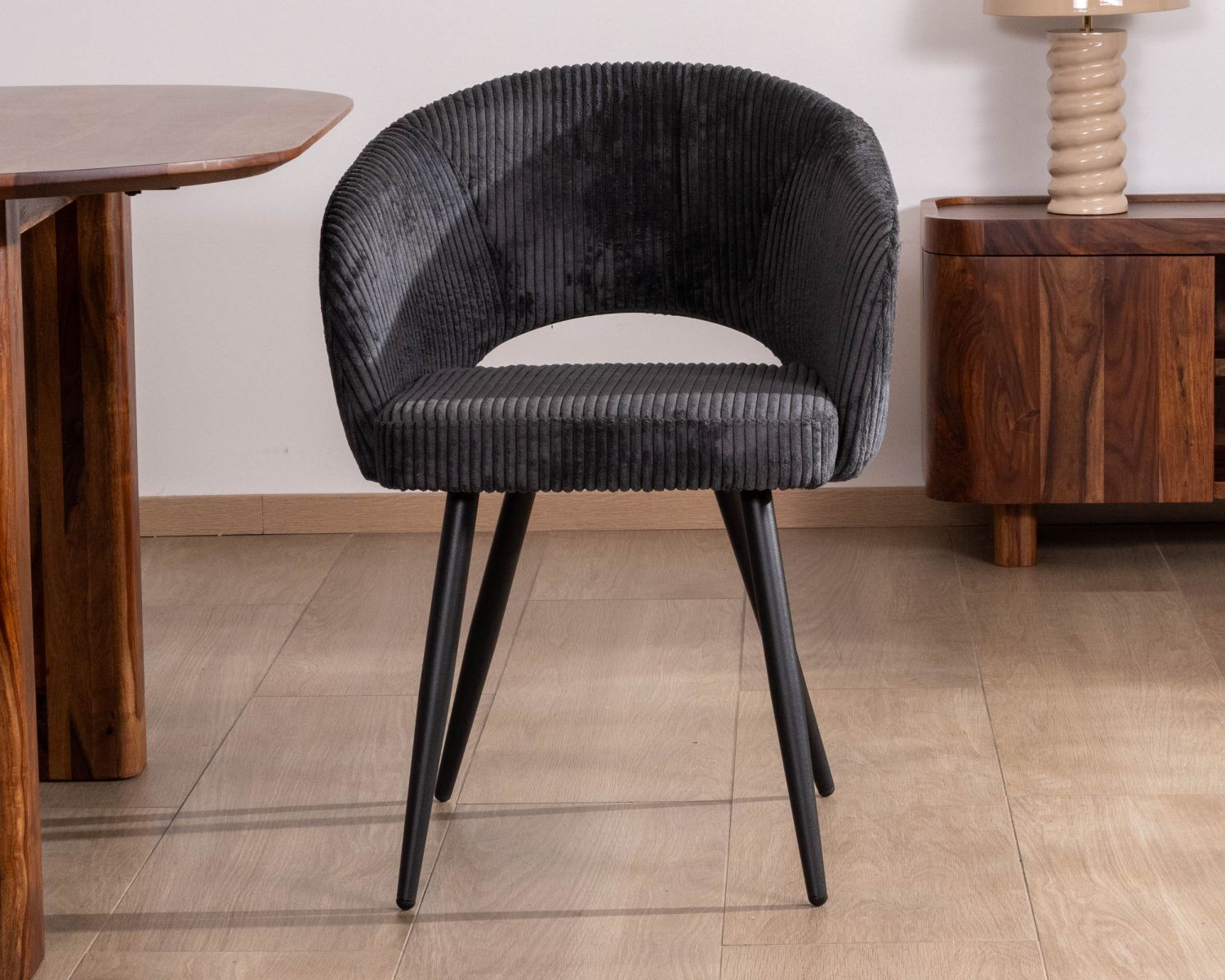 Set di 2 sedie da pranzo "Sonate" in velluto a coste vintage antracite con gambe in metallo nero