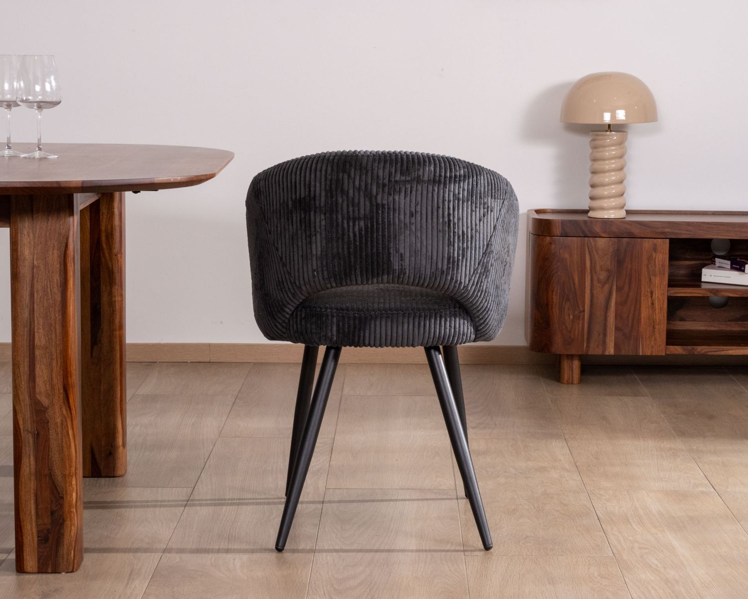 Set di 2 sedie da pranzo "Sonate" in velluto a coste vintage antracite con gambe in metallo nero