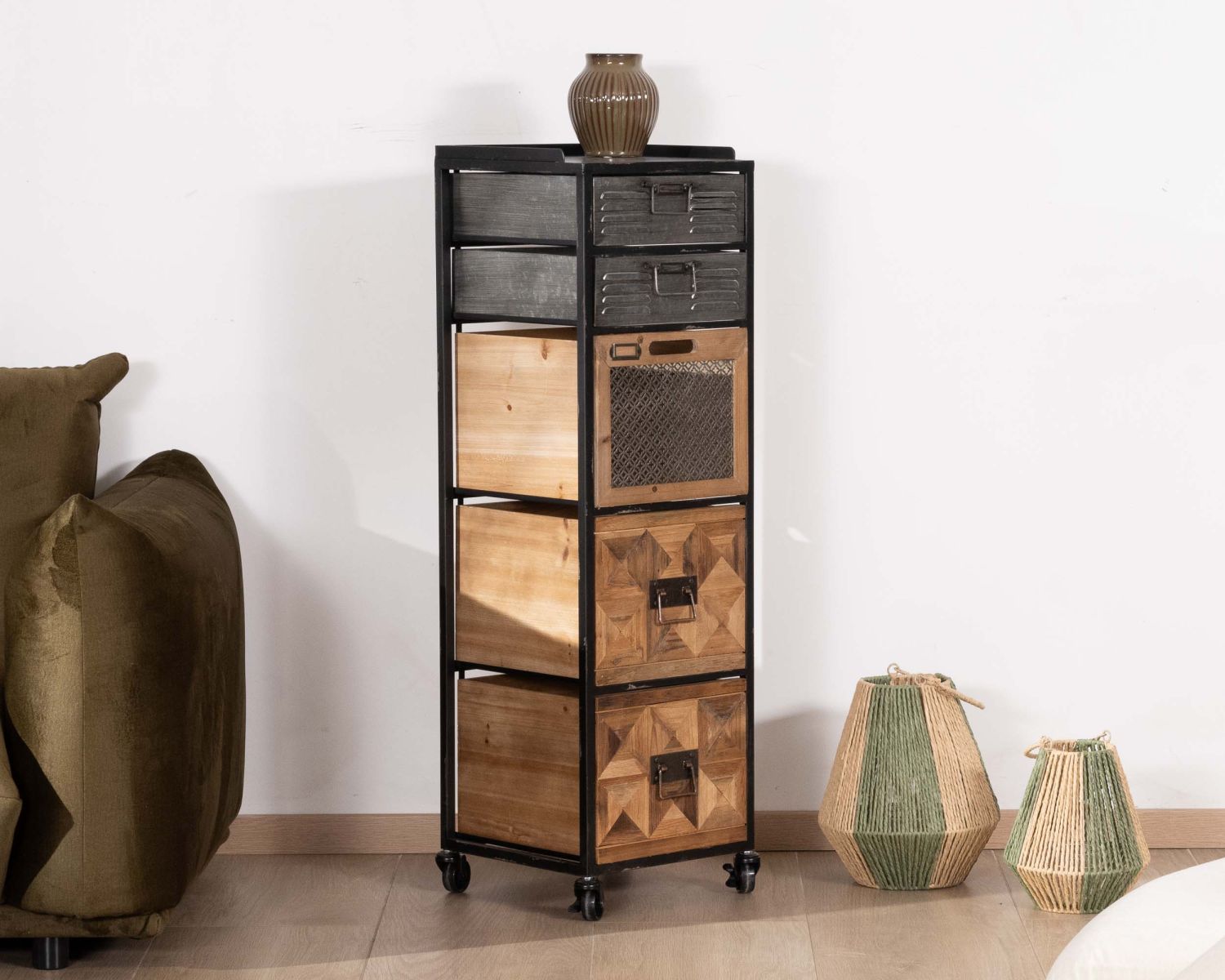 Piccola cassettiera decorativa su rotelle "Mélimélo Indus" in legno e metallo