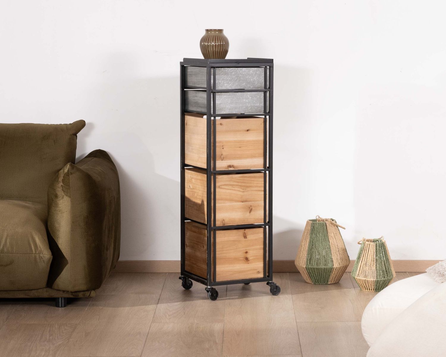 Piccola cassettiera decorativa su rotelle "Mélimélo Indus" in legno e metallo