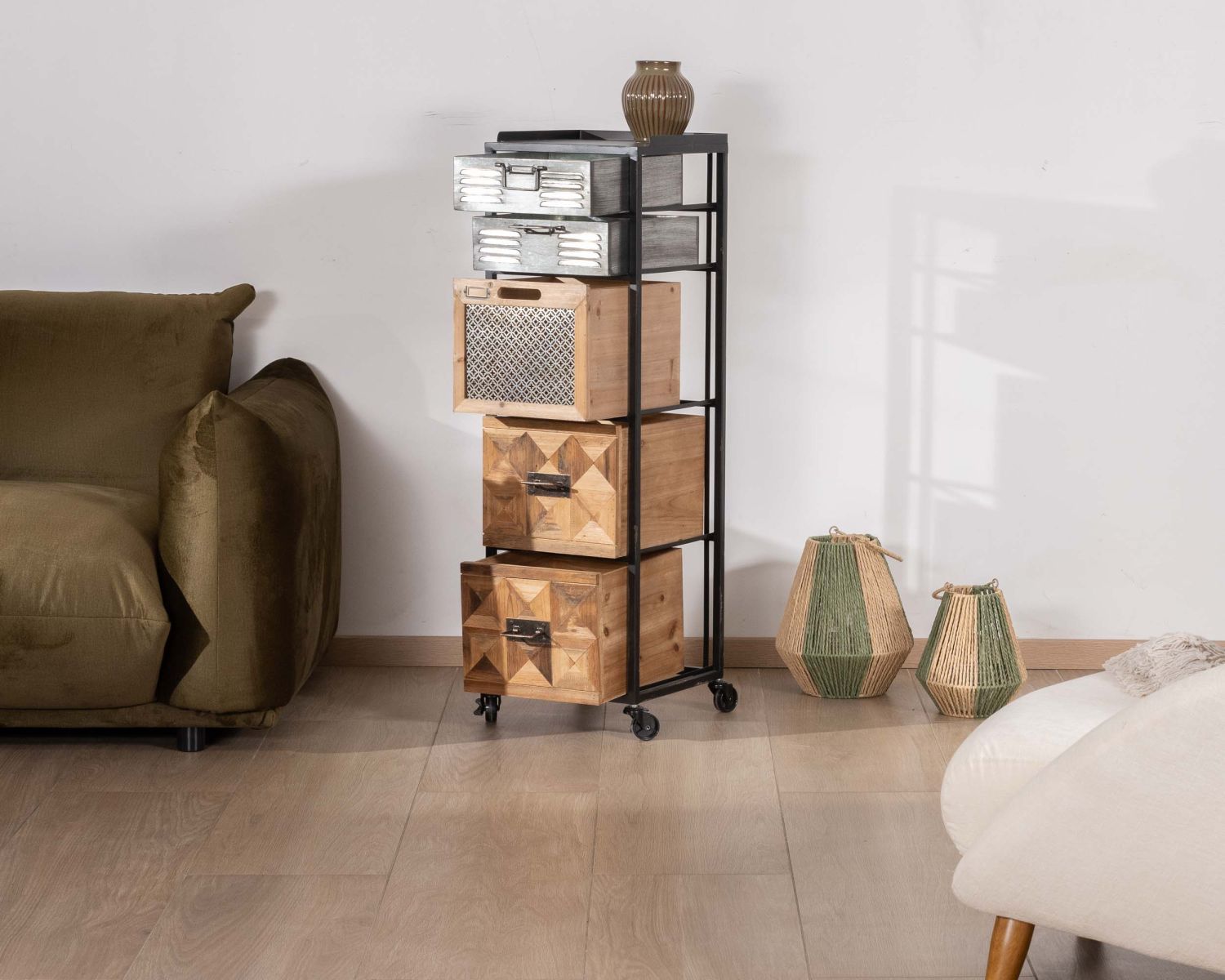 Piccola cassettiera decorativa su rotelle "Mélimélo Indus" in legno e metallo