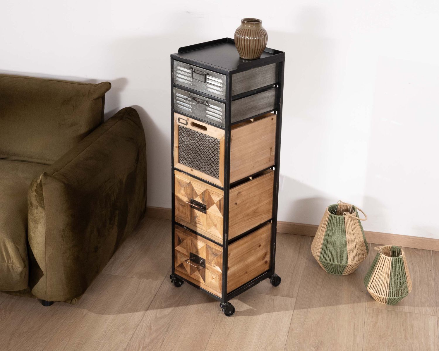 Piccola cassettiera decorativa su rotelle "Mélimélo Indus" in legno e metallo