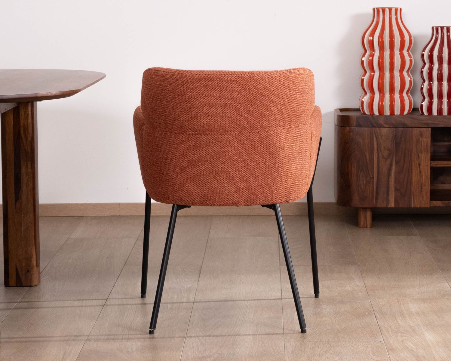 Set di 2 sedie da pranzo "Riméno" in terracotta con gambe in metallo vintage