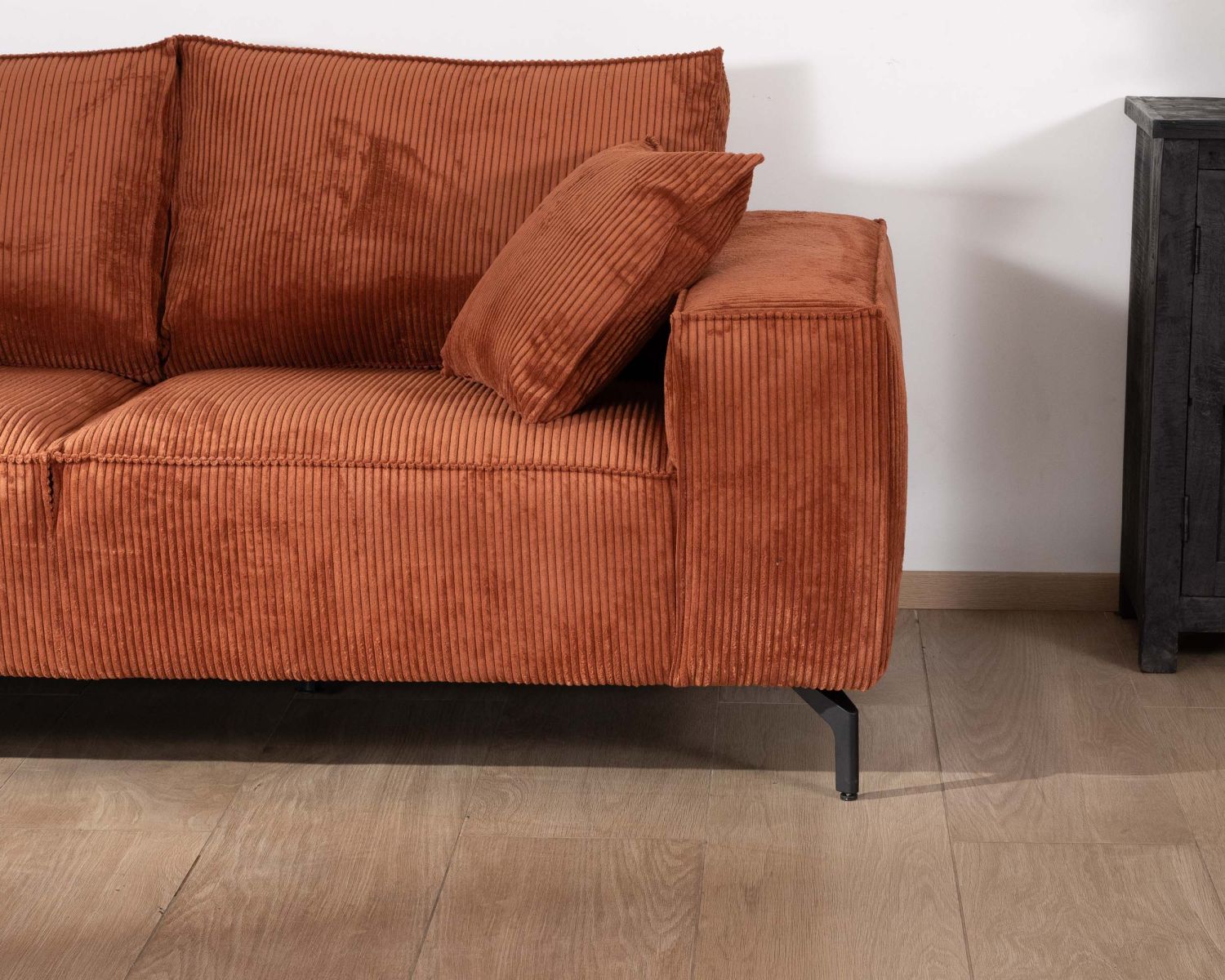 Divano angolare in velluto a coste con meridienne "Pueblo" in una scelta di sensi e di colori