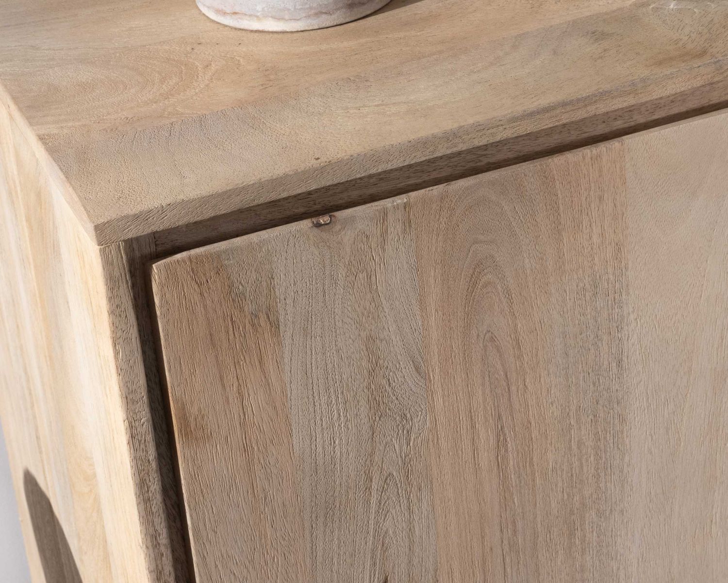 Credenza "Gola" in legno massiccio di mango, 180 cm, 3 ante e cassetti