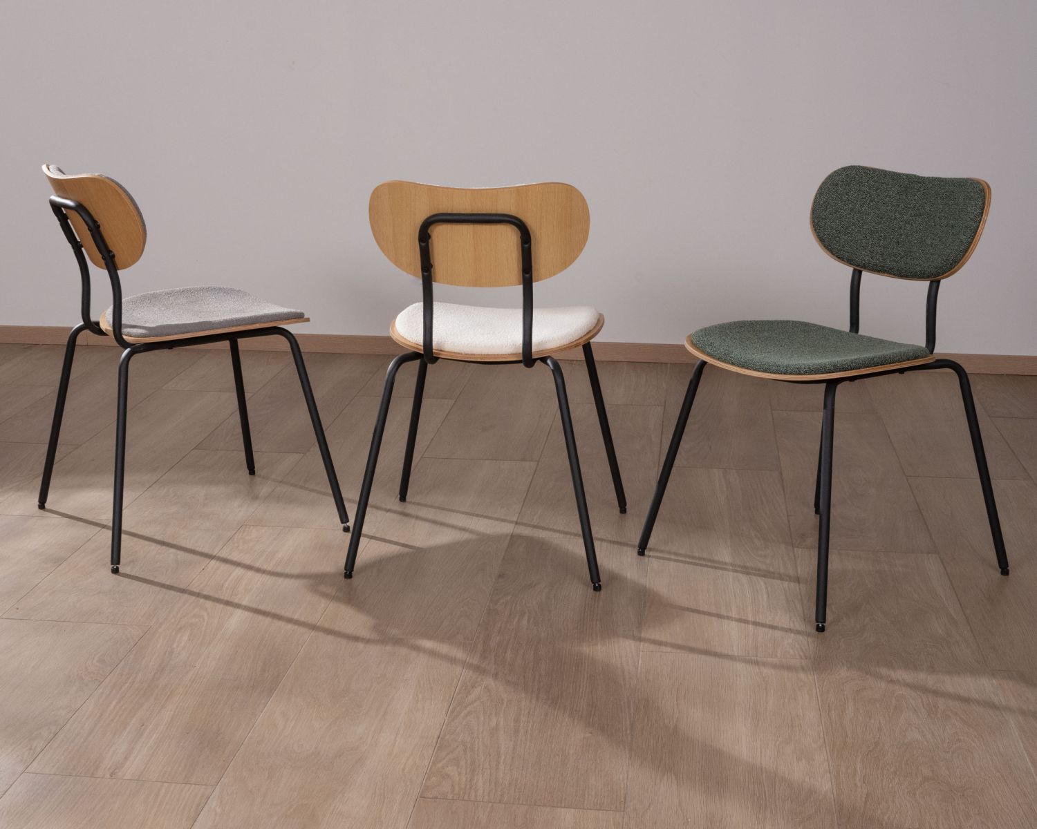 Set di 4 sedie da pranzo in stile retrò "Lino" in tessuto verde