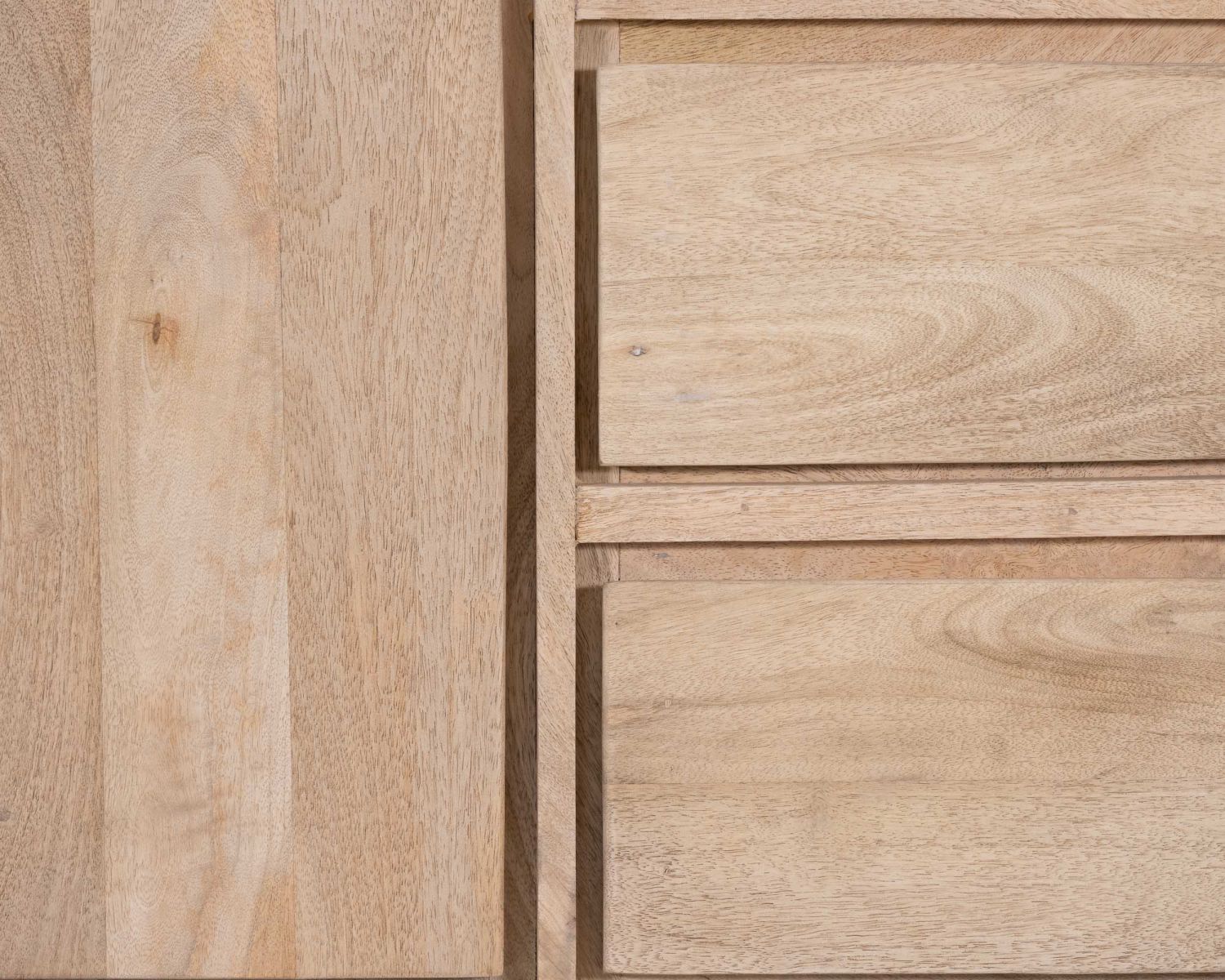 Credenza "Gola" in legno massiccio di mango, 180 cm, 3 ante e cassetti