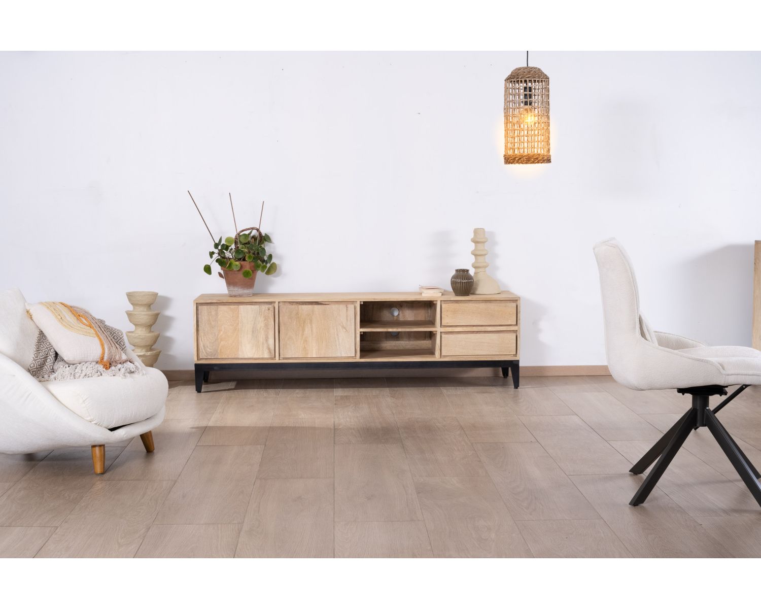 Mobile TV "Gola" grande 180 cm in mango massiccio con ante, nicchie e cassetti