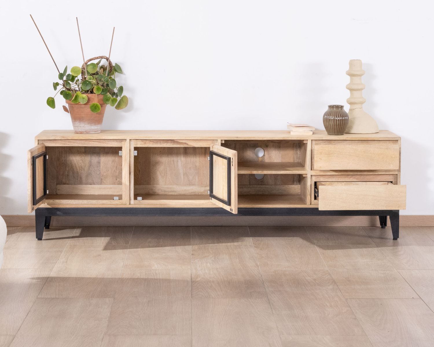 Mobile TV "Gola" grande 180 cm in mango massiccio con ante, nicchie e cassetti