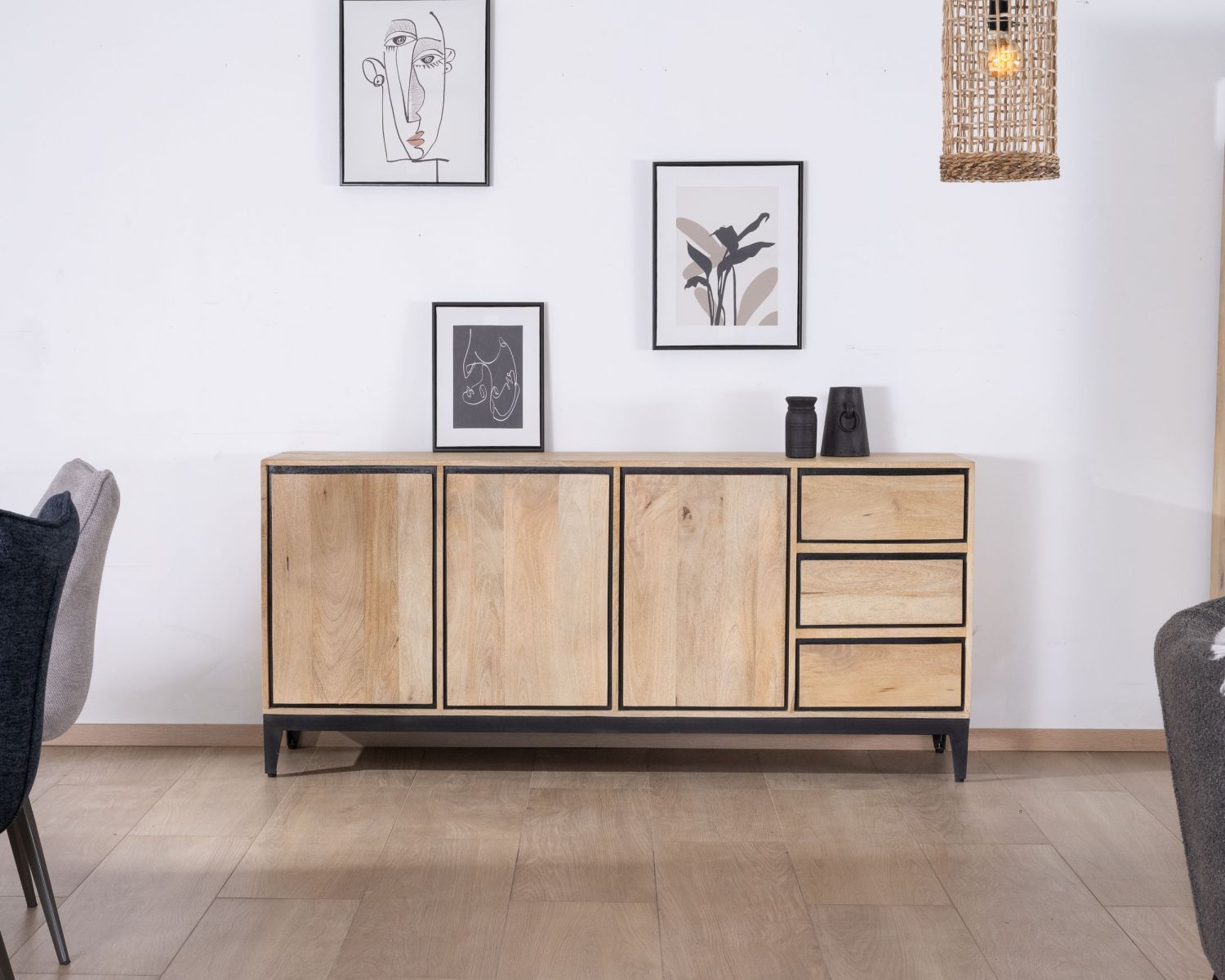 Credenza bicolore pura in legno di mango naturale e nero 180 cm "Bocca" 3 ante e cassetti