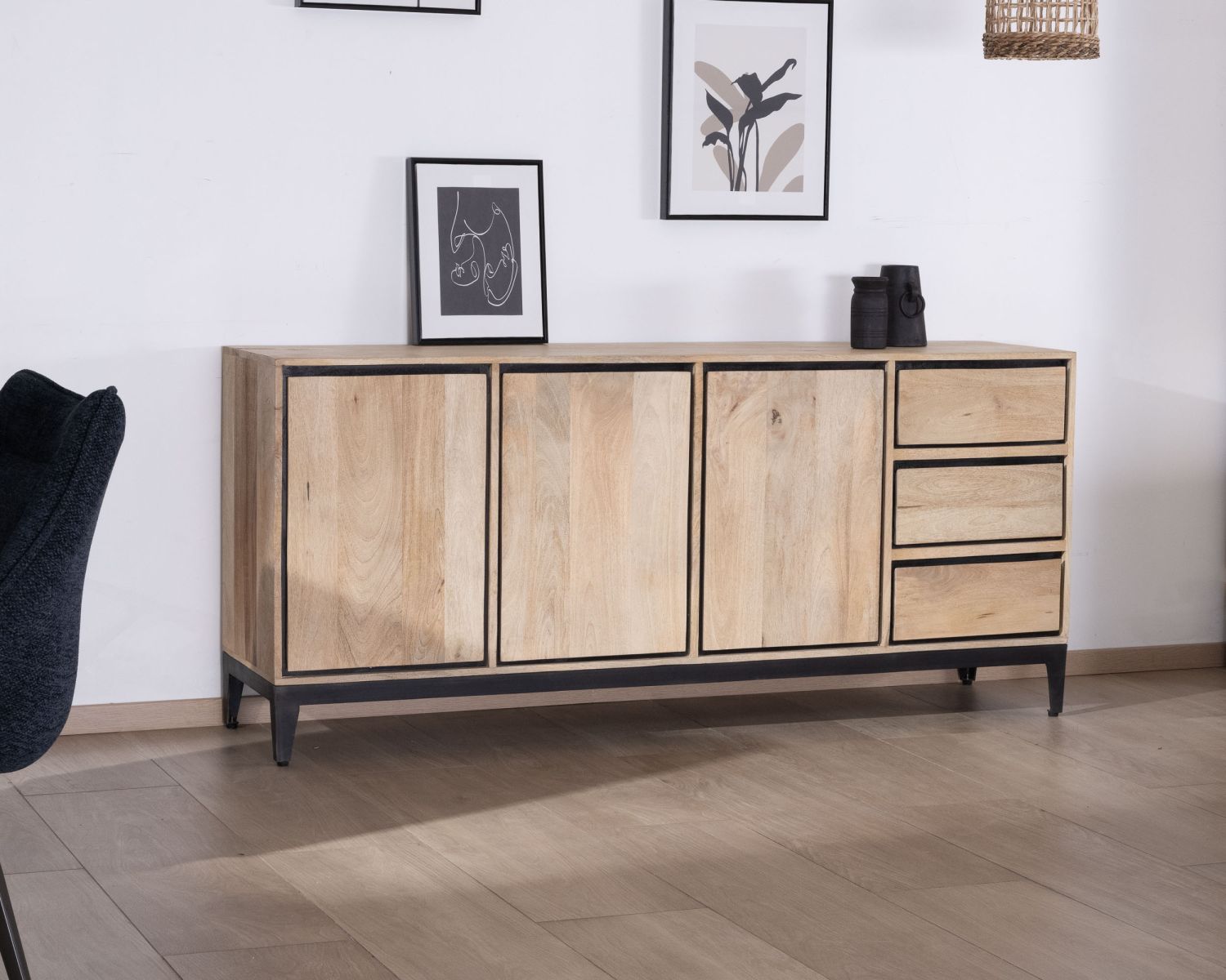 Credenza bicolore pura in legno di mango naturale e nero 180 cm "Bocca" 3 ante e cassetti