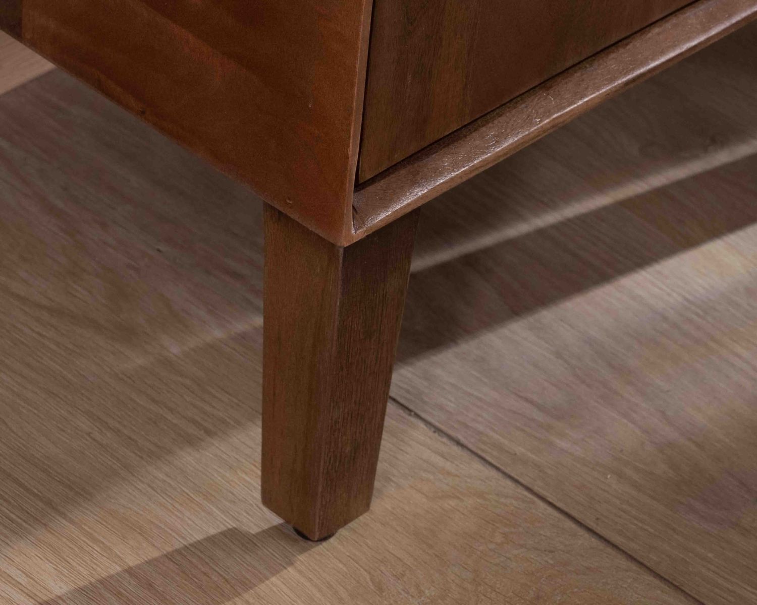 Colonna portaoggetti da 60 cm in massello di mango scuro "Kaldo" Spirito del Medioevo