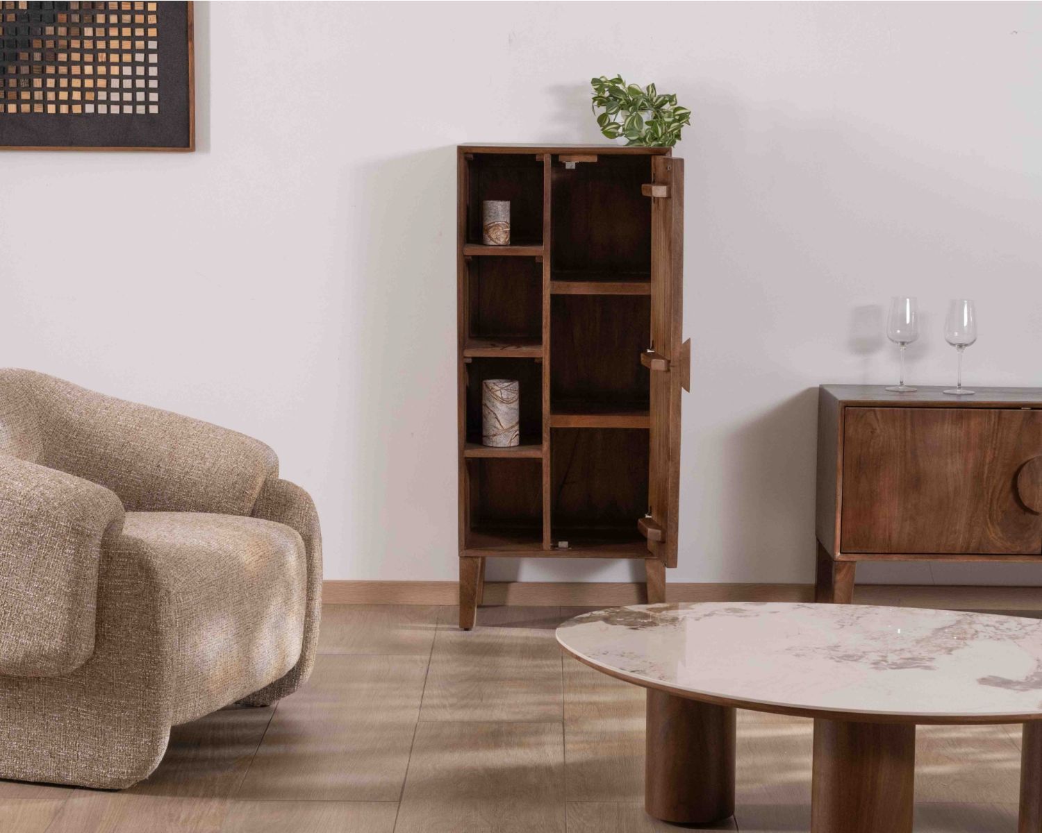 Mobile contenitore basso "Kaldo" in legno massiccio di mango scuro, stile scandinavo retrò