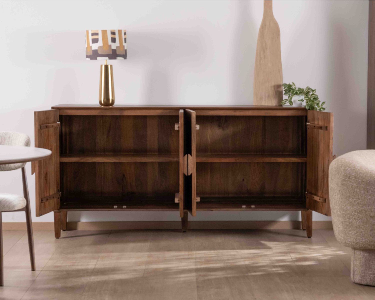 Credenza retrò a 4 ante in legno massiccio di mango scuro 180 cm "Kaldo" stile metà secolo