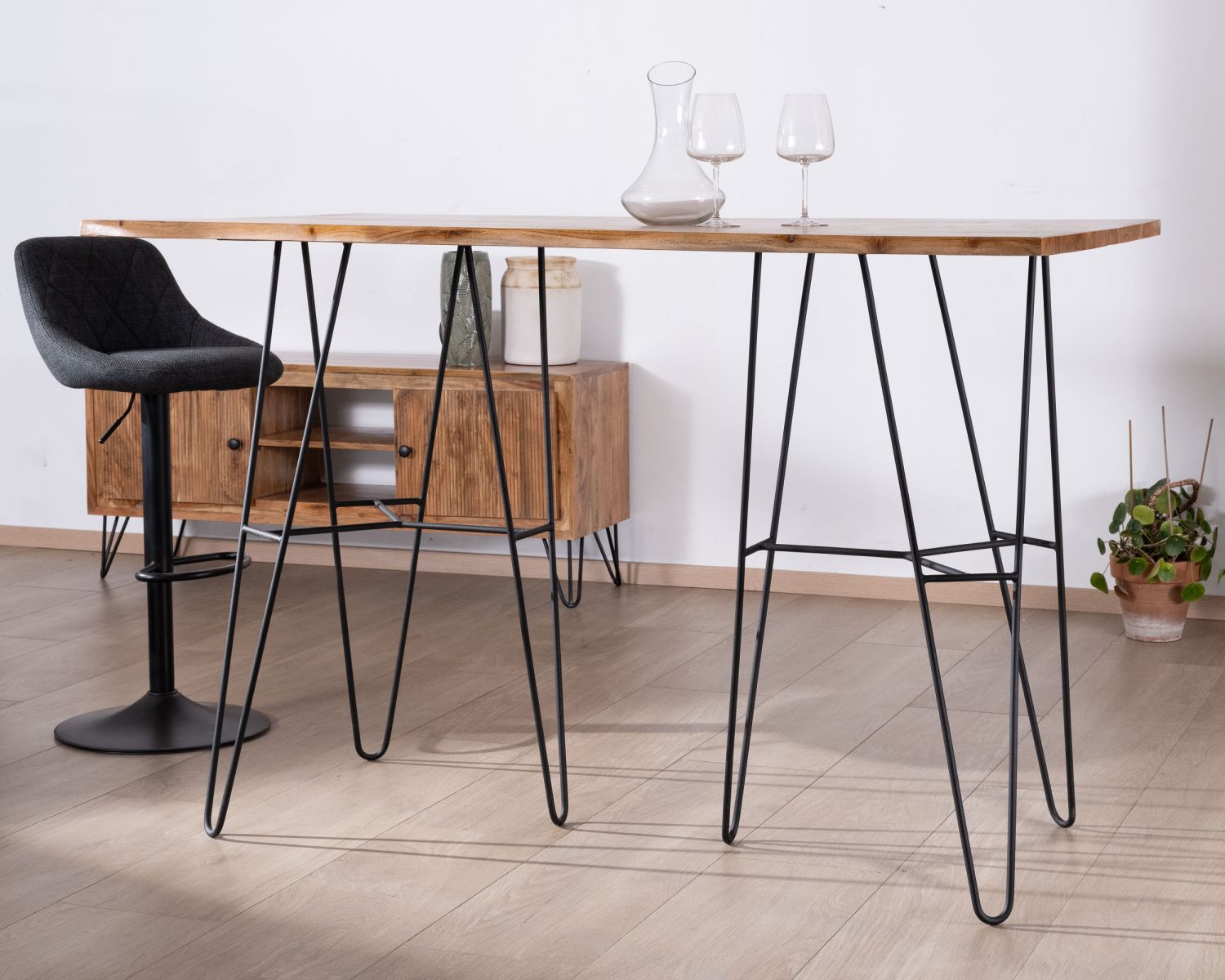 Tavolo da pranzo Wendy" 160 cm in acacia con gambe in metallo