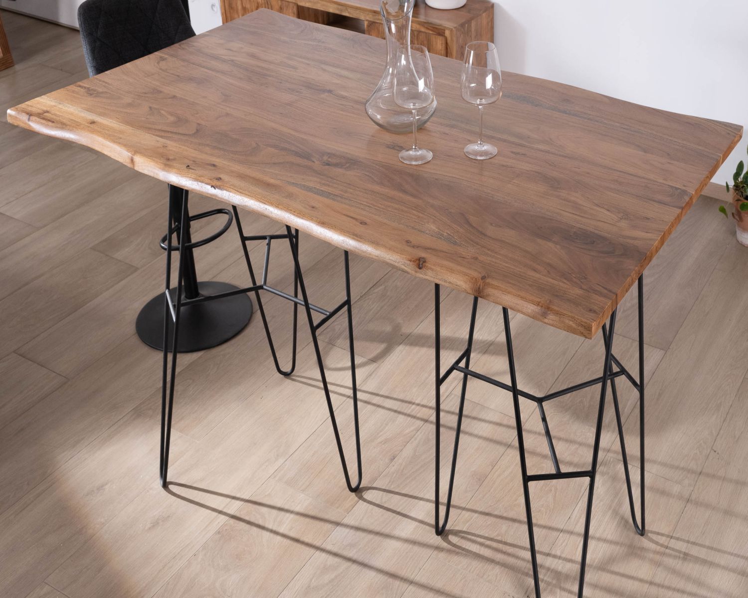 Tavolo da pranzo Wendy" 160 cm in acacia con gambe in metallo