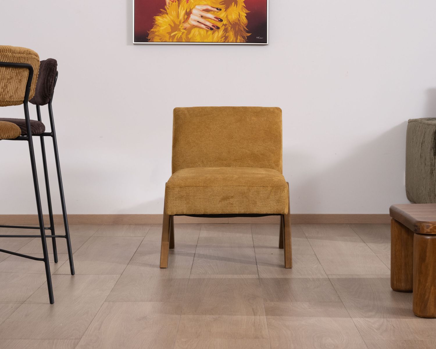 Poltrona "Tolga" in stile vintage con gambe a boomerang in giallo senape