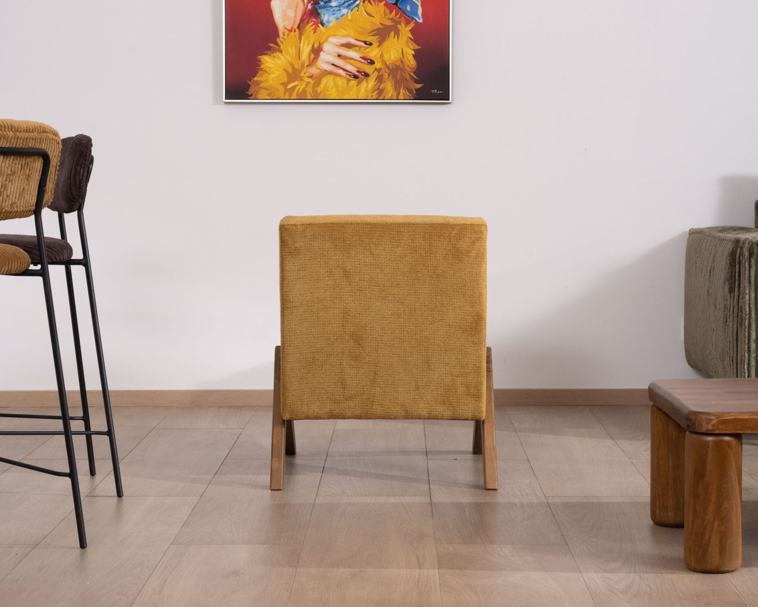 Poltrona "Tolga" in stile vintage con gambe a boomerang in giallo senape