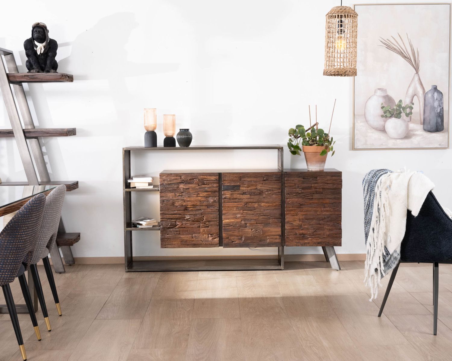 Credenza destrutturata a 3 ante in legno e metallo "Crescendo" con illuminazione a LED