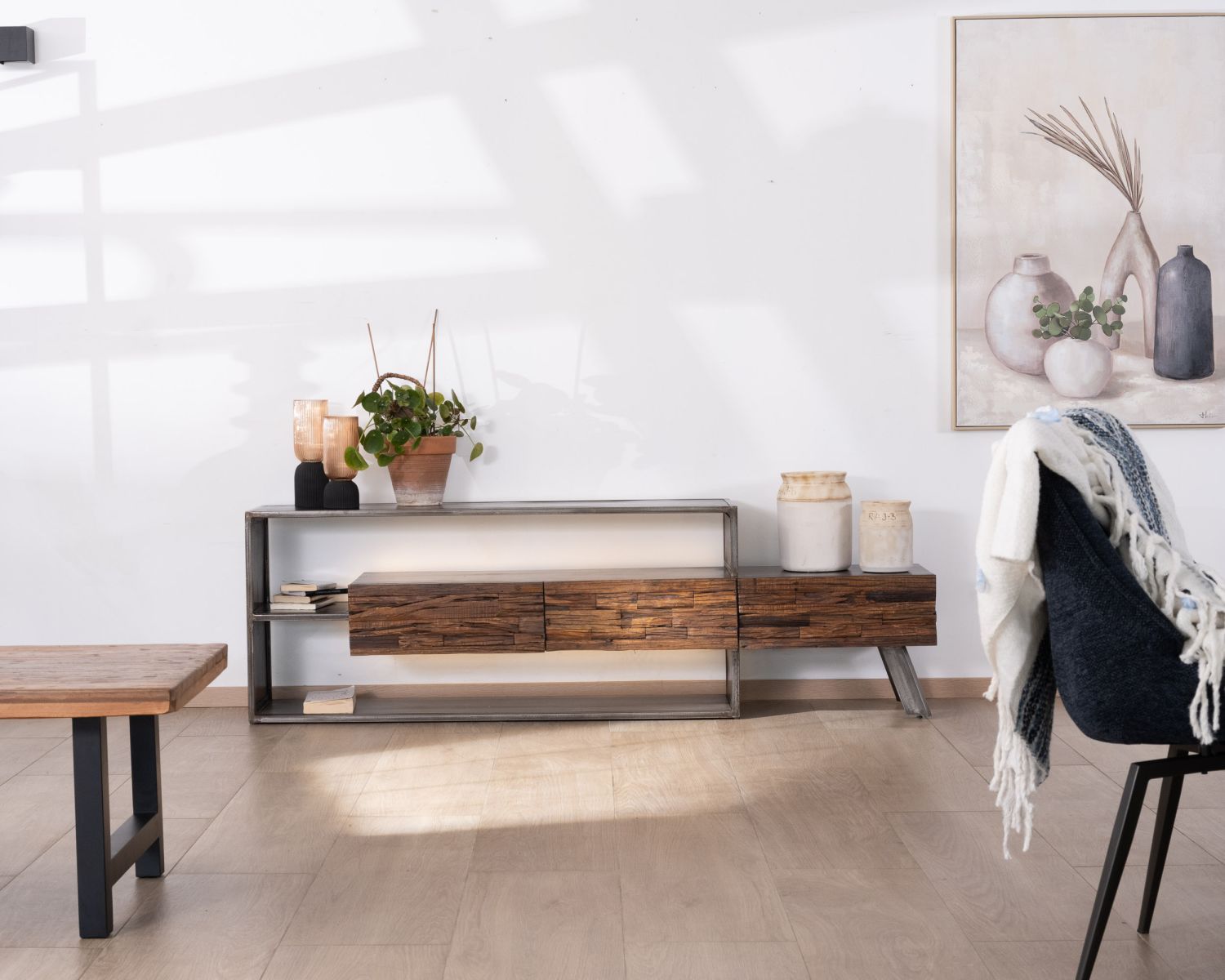 Originale porta TV "Crescendo" in legno e metallo da 195 cm con illuminazione a LED