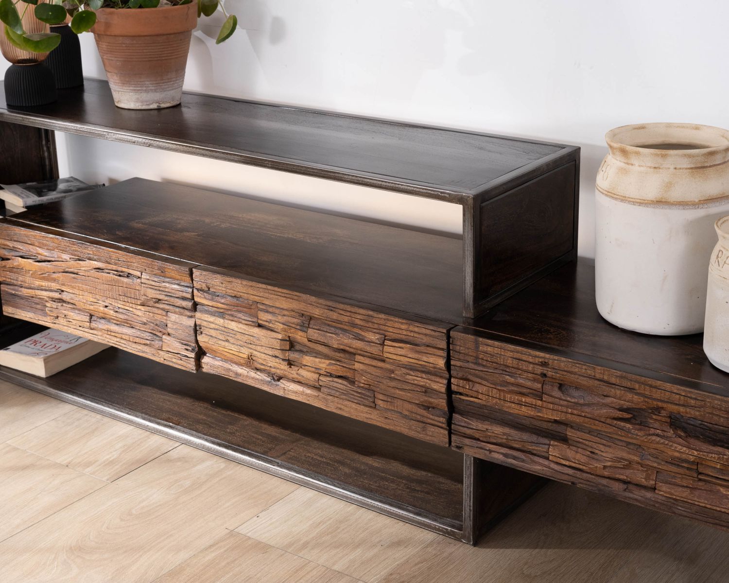 Originale porta TV "Crescendo" in legno e metallo da 195 cm con illuminazione a LED