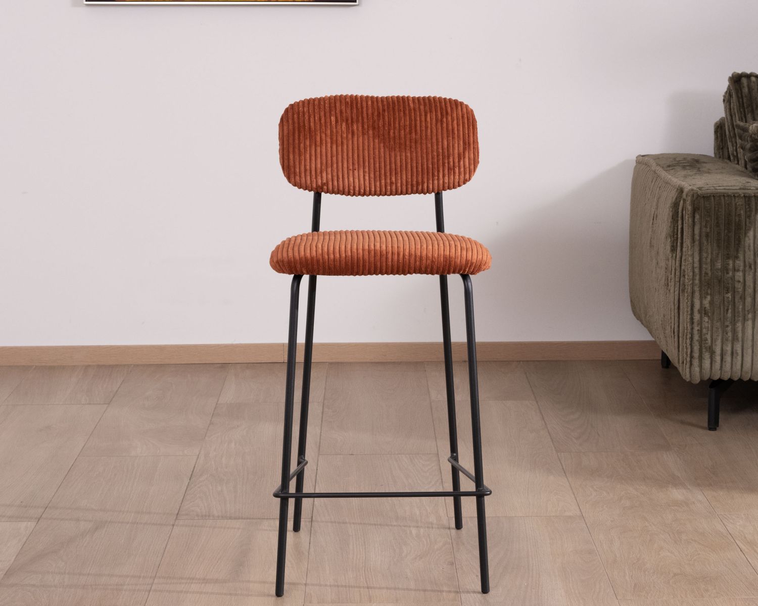 Set di 4 sedie da bar in stile vintage "Kulmino" in velluto terracotta con gambe in metallo nero 