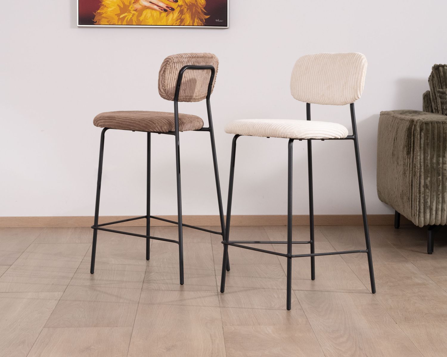 Set di 4 sedie da bar in stile vintage "Kulmino" in velluto a coste color cammello con gambe in metallo nero