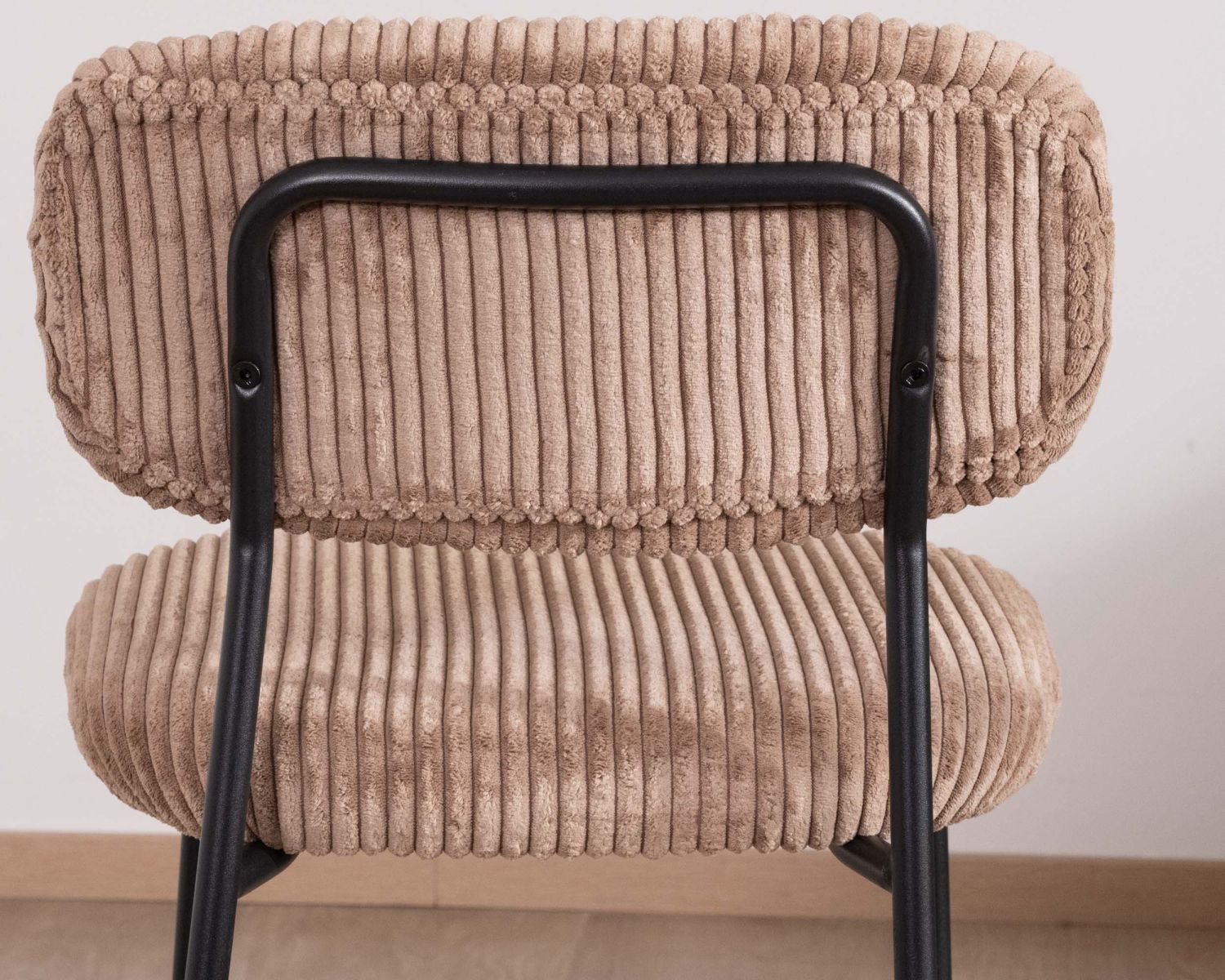 Set di 4 sedie da bar in stile vintage "Kulmino" in velluto a coste color cammello con gambe in metallo nero