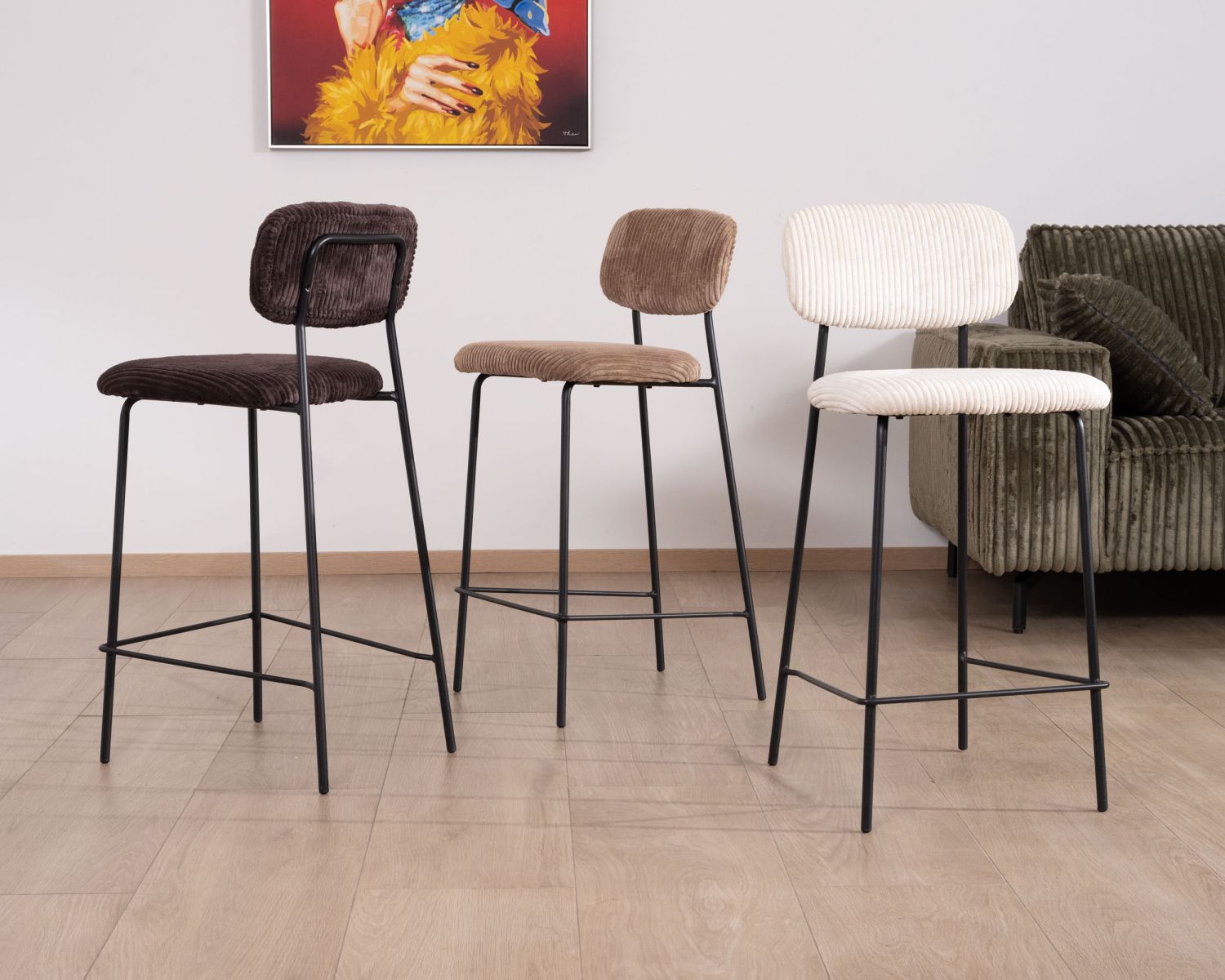 Set di 4 sedie da bar in stile vintage "Kulmino" in velluto a coste color cammello con gambe in metallo nero