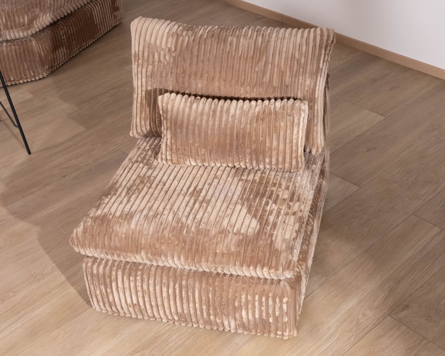 Elemento a 1 posto per divano componibile "Kédusa" in velluto a coste larghe color cammello 