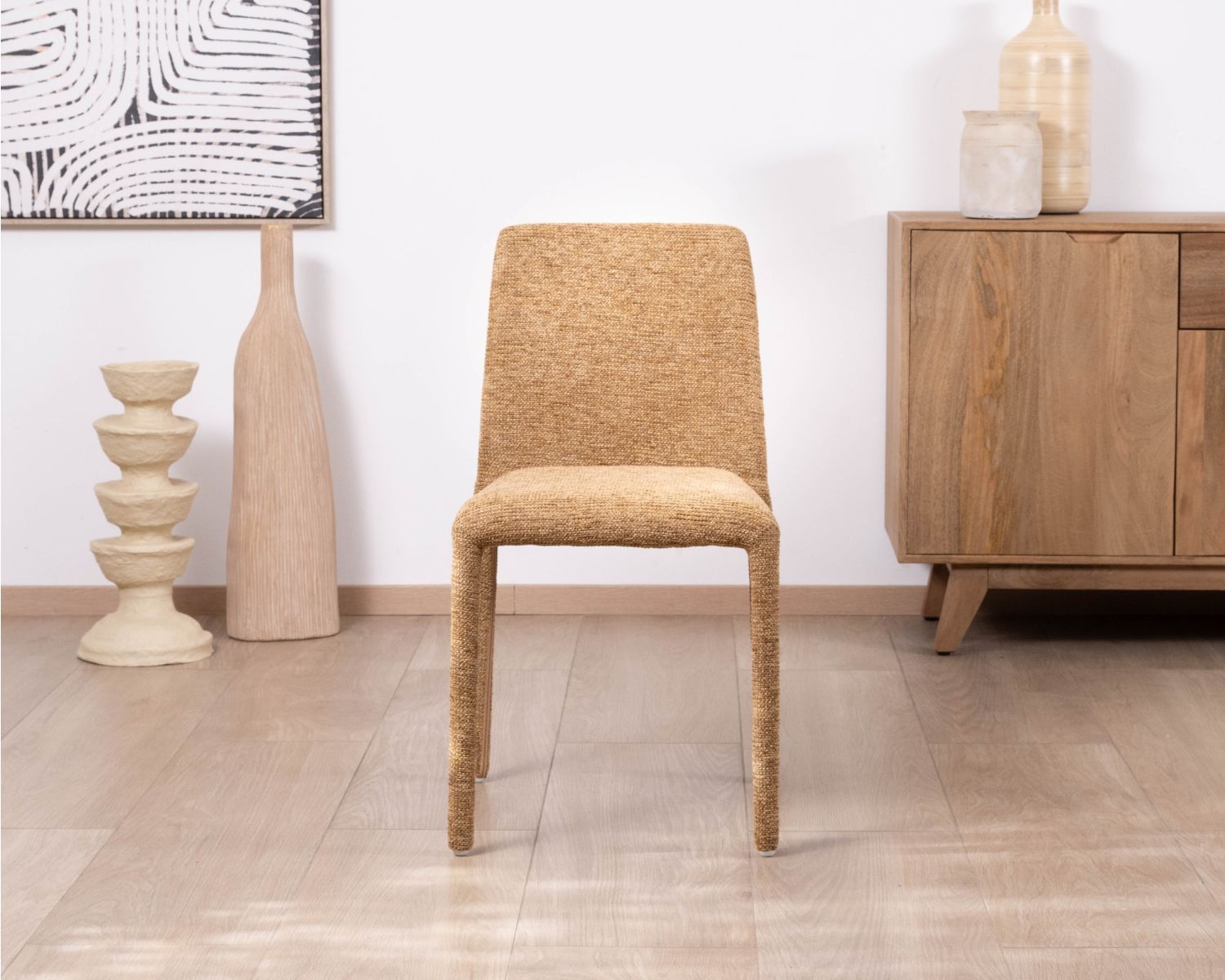 Set di 4 sedie di design "Otto" in tessuto giallo oro brillante con rivestimento tessile completo e design contemporaneo