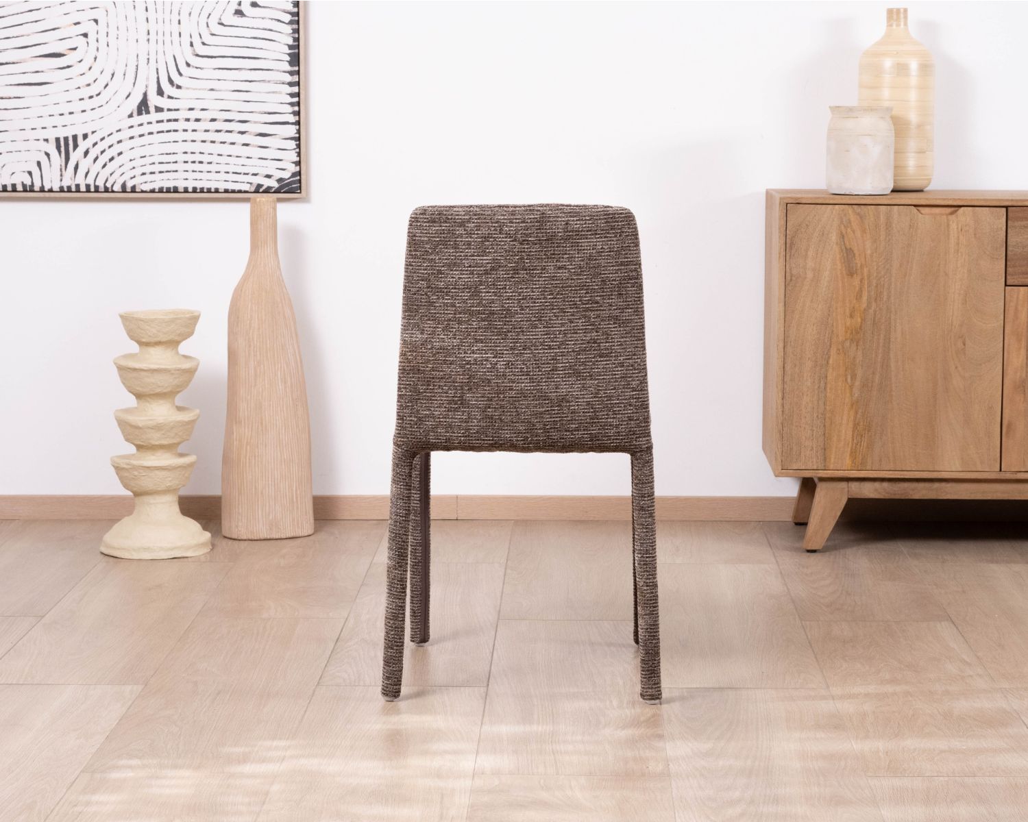 Set di 4 sedie contemporanee in tessuto "Otto" marrone cacao con imbottitura completa e linee pulite